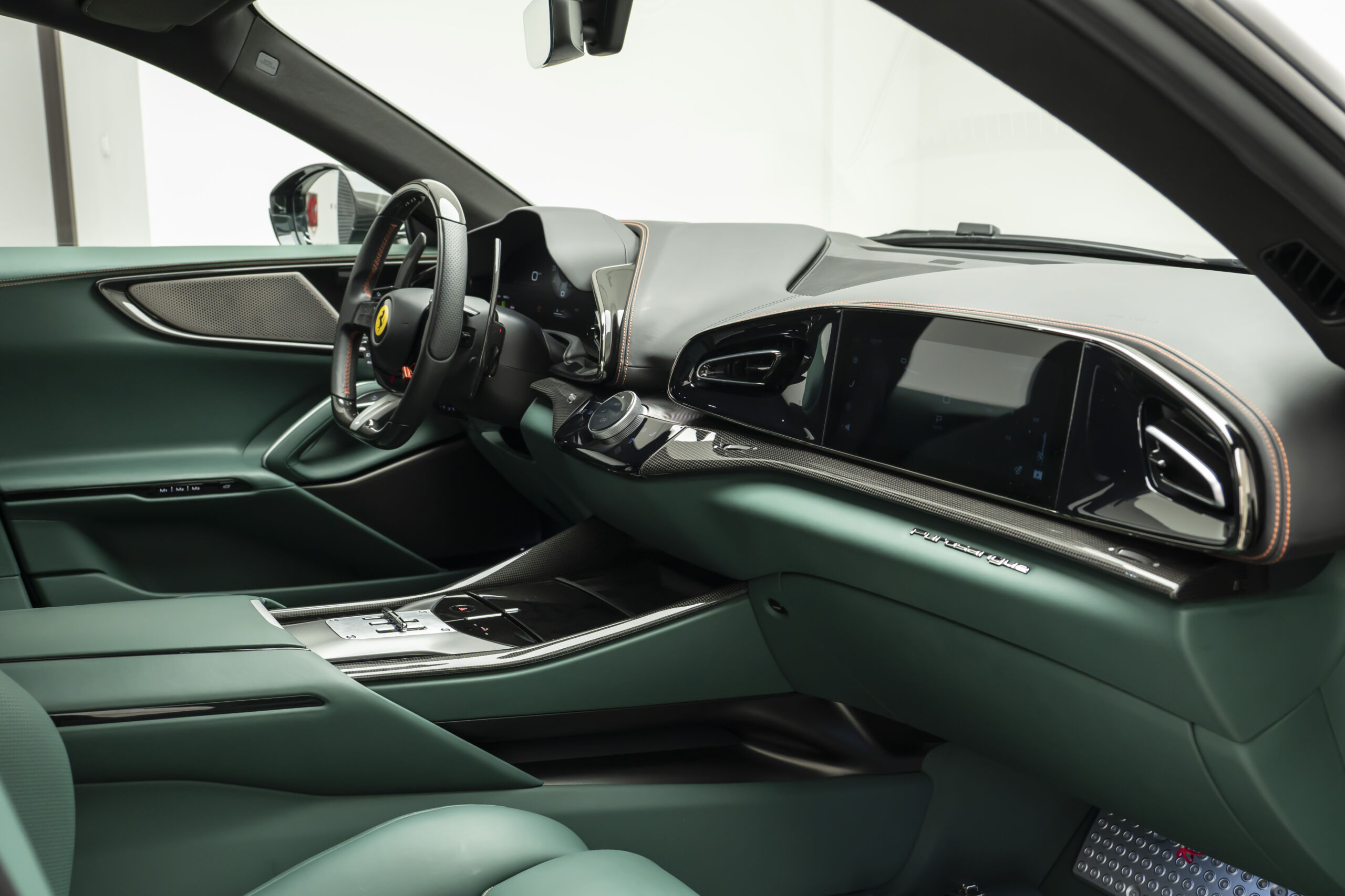 
								2024 Ferrari Purosangue full									