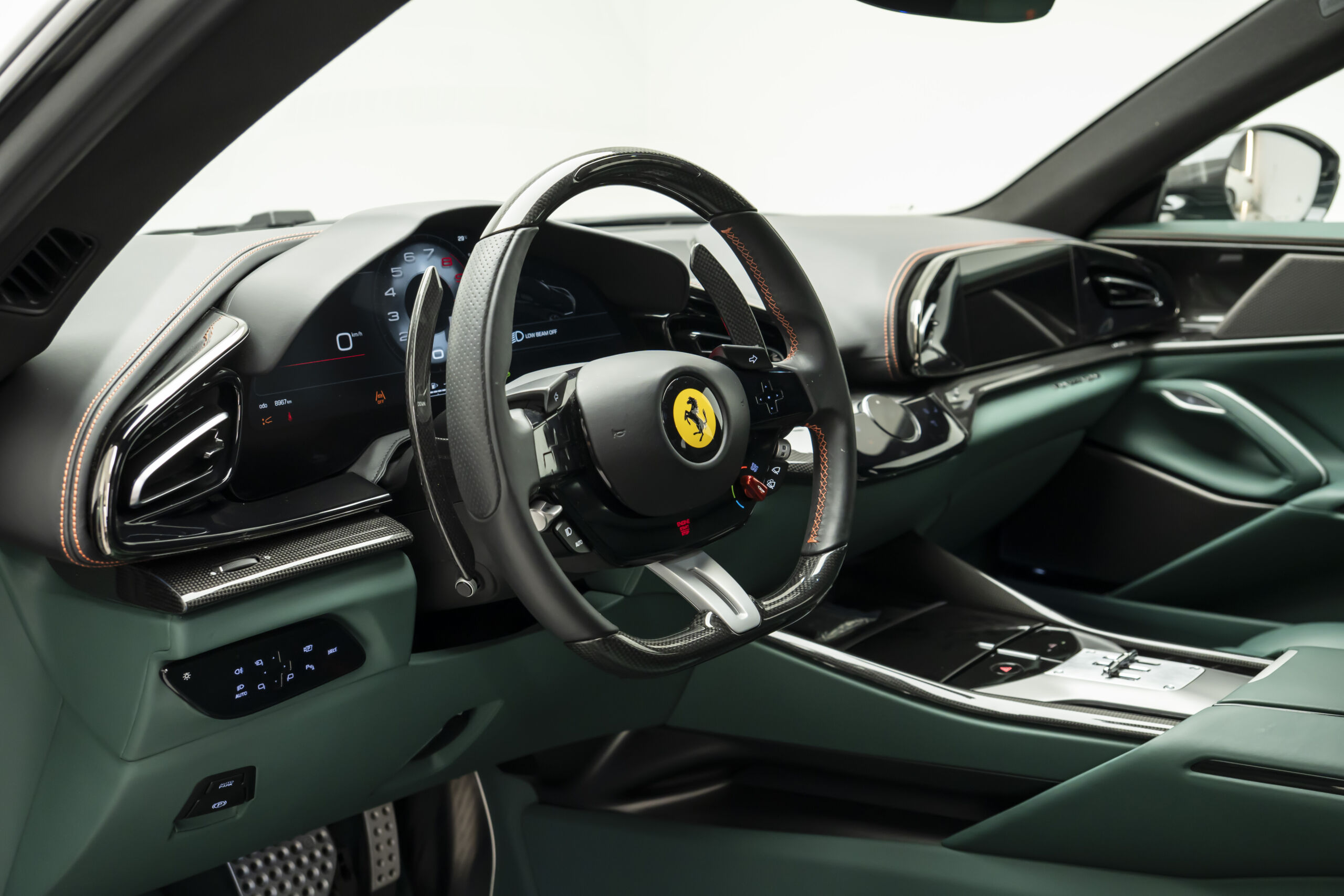 
								2024 Ferrari Purosangue full									