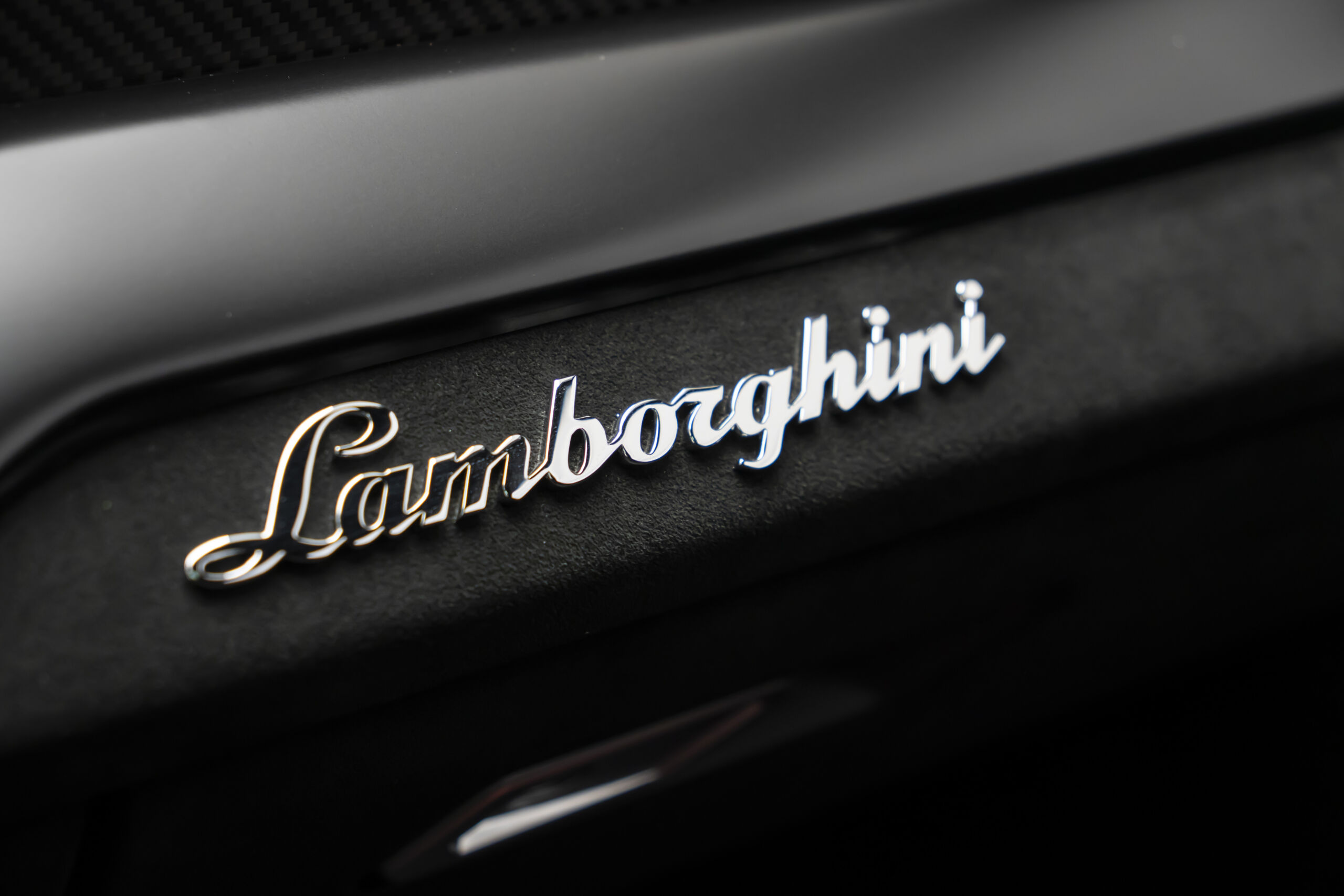 
								2024 Lamborghini Urus Performante full									