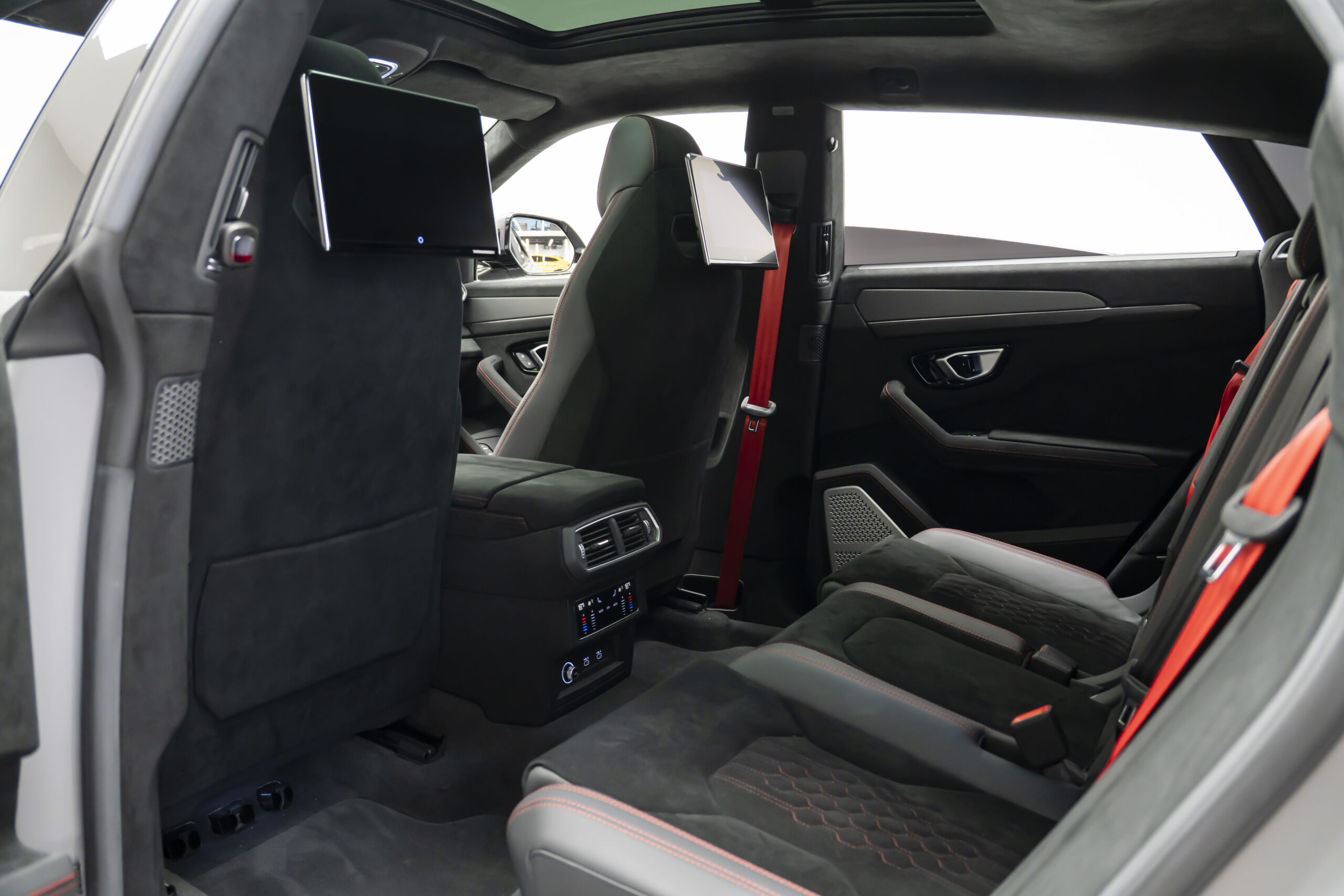 
								2024 Lamborghini Urus Performante full									