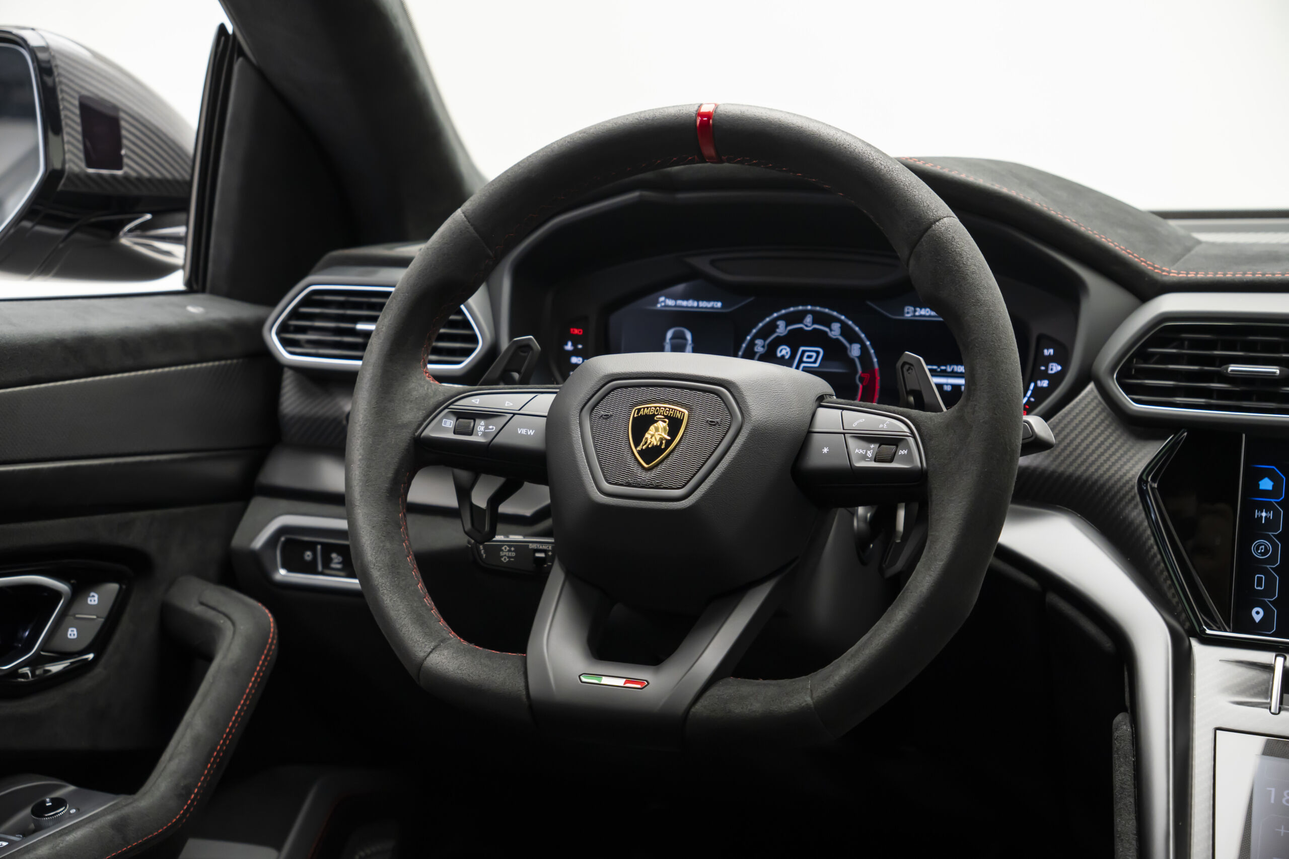 
								2024 Lamborghini Urus Performante full									