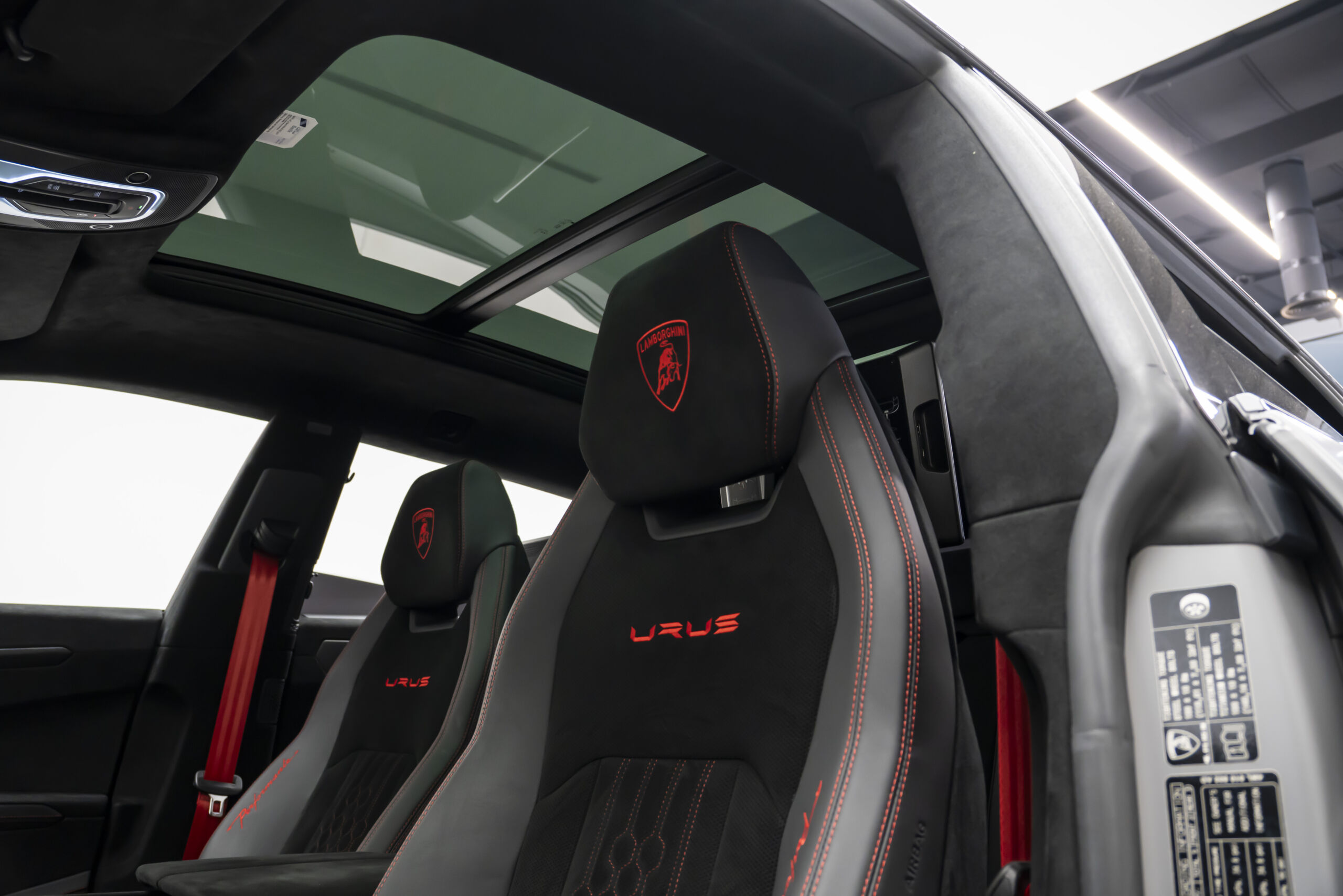 
								2024 Lamborghini Urus Performante full									