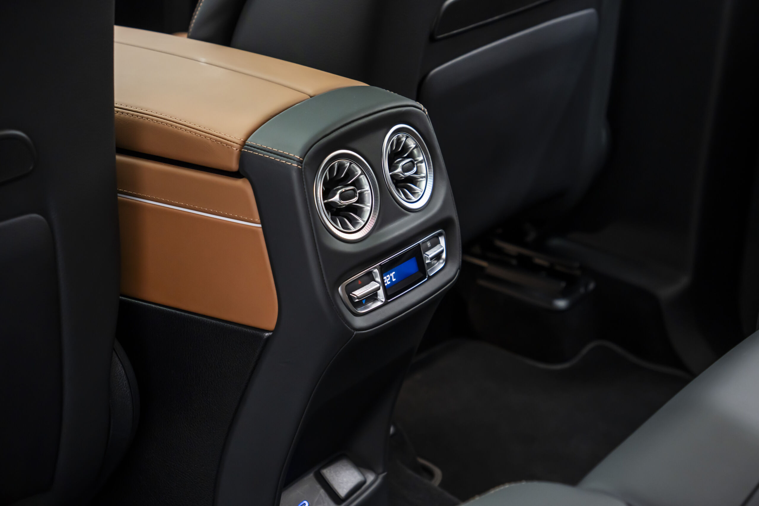 
								2025 Mercedes AMG G63 4MATIC Plus full									