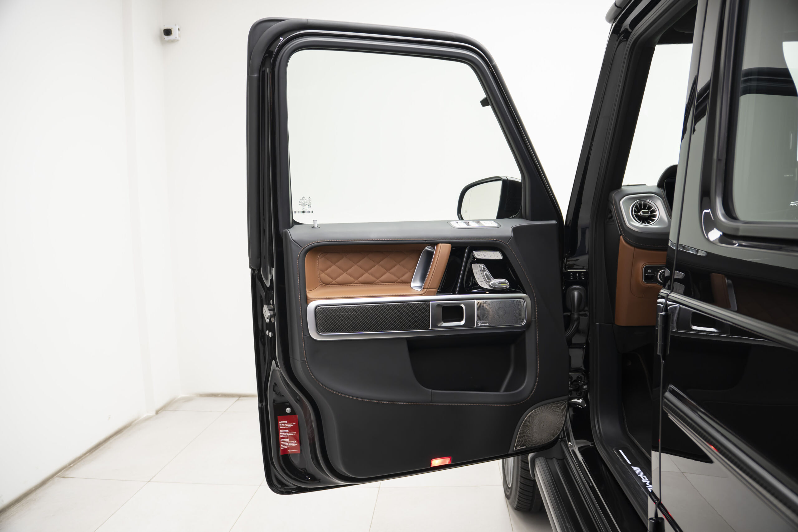 
								2025 Mercedes AMG G63 4MATIC Plus full									