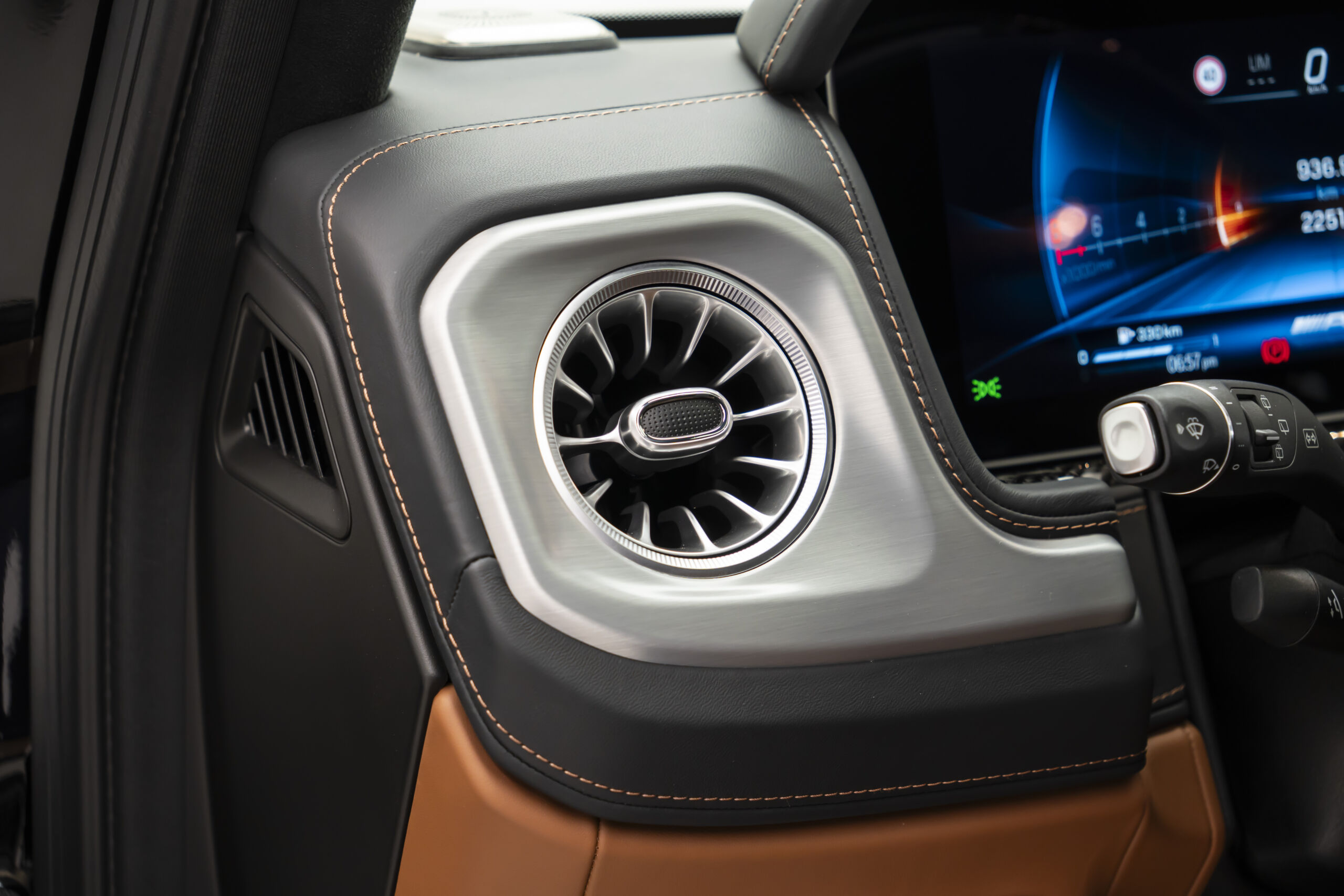 
								2025 Mercedes AMG G63 4MATIC Plus full									