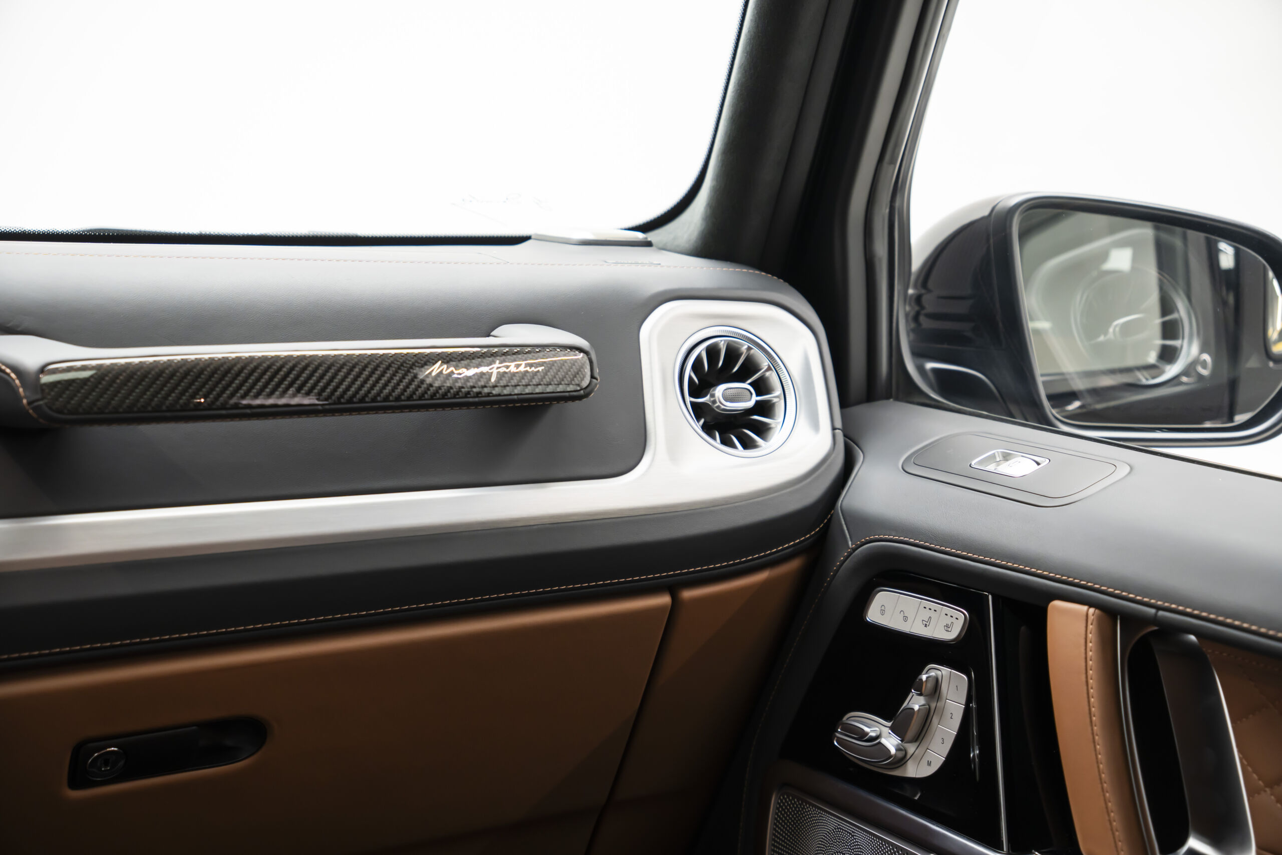 
								2025 Mercedes AMG G63 4MATIC Plus full									