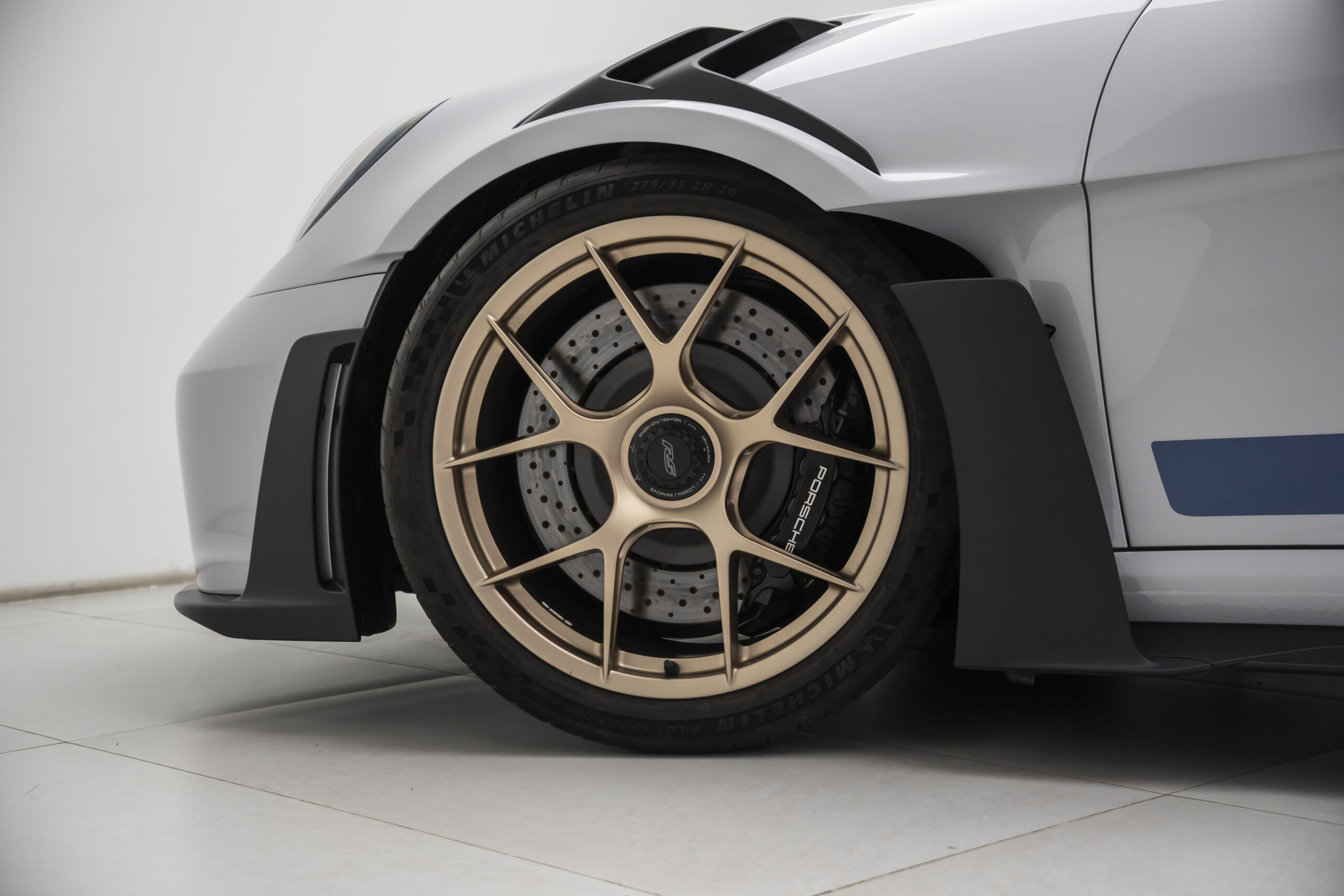 
								2025 Porsche 911 GT3 RS Weissach Clubsport Package full									