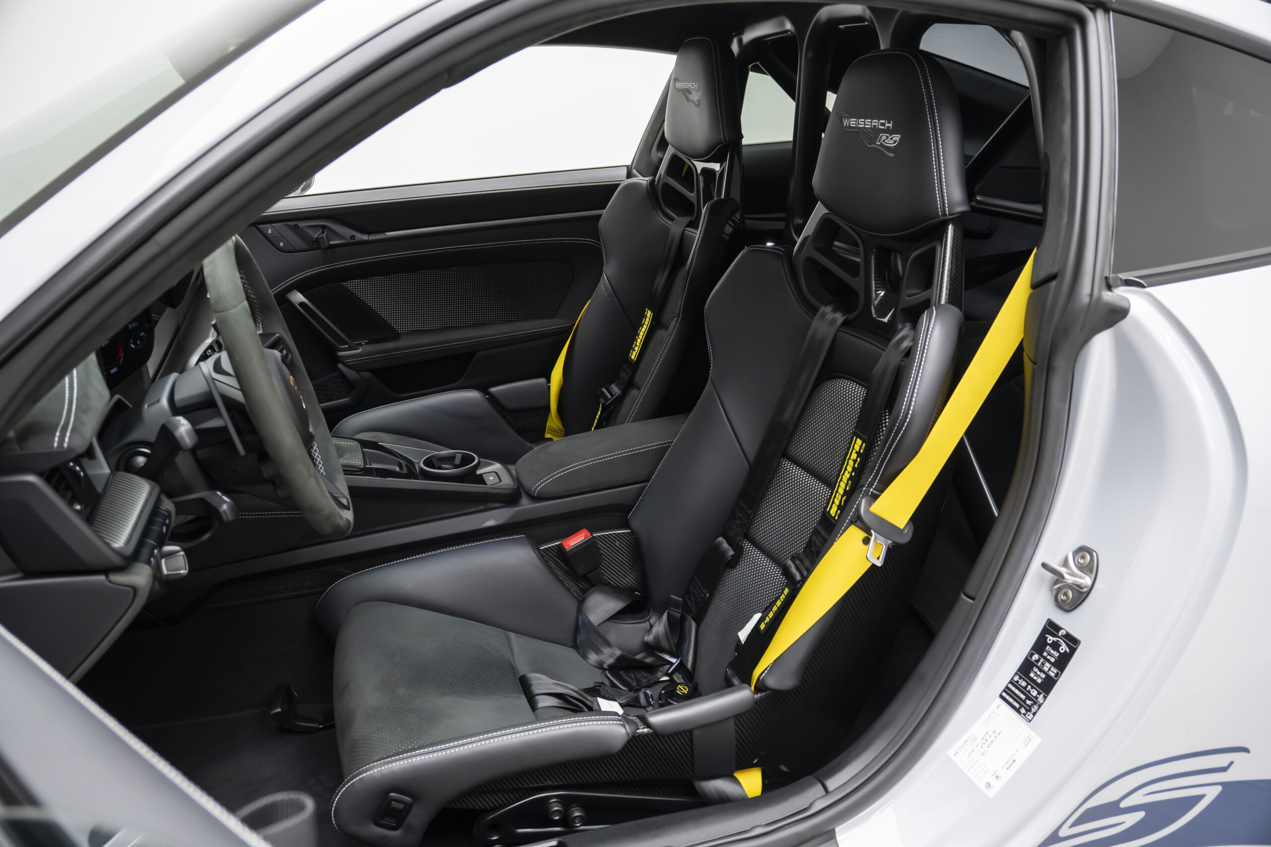 
								2025 Porsche 911 GT3 RS Weissach Clubsport Package full									