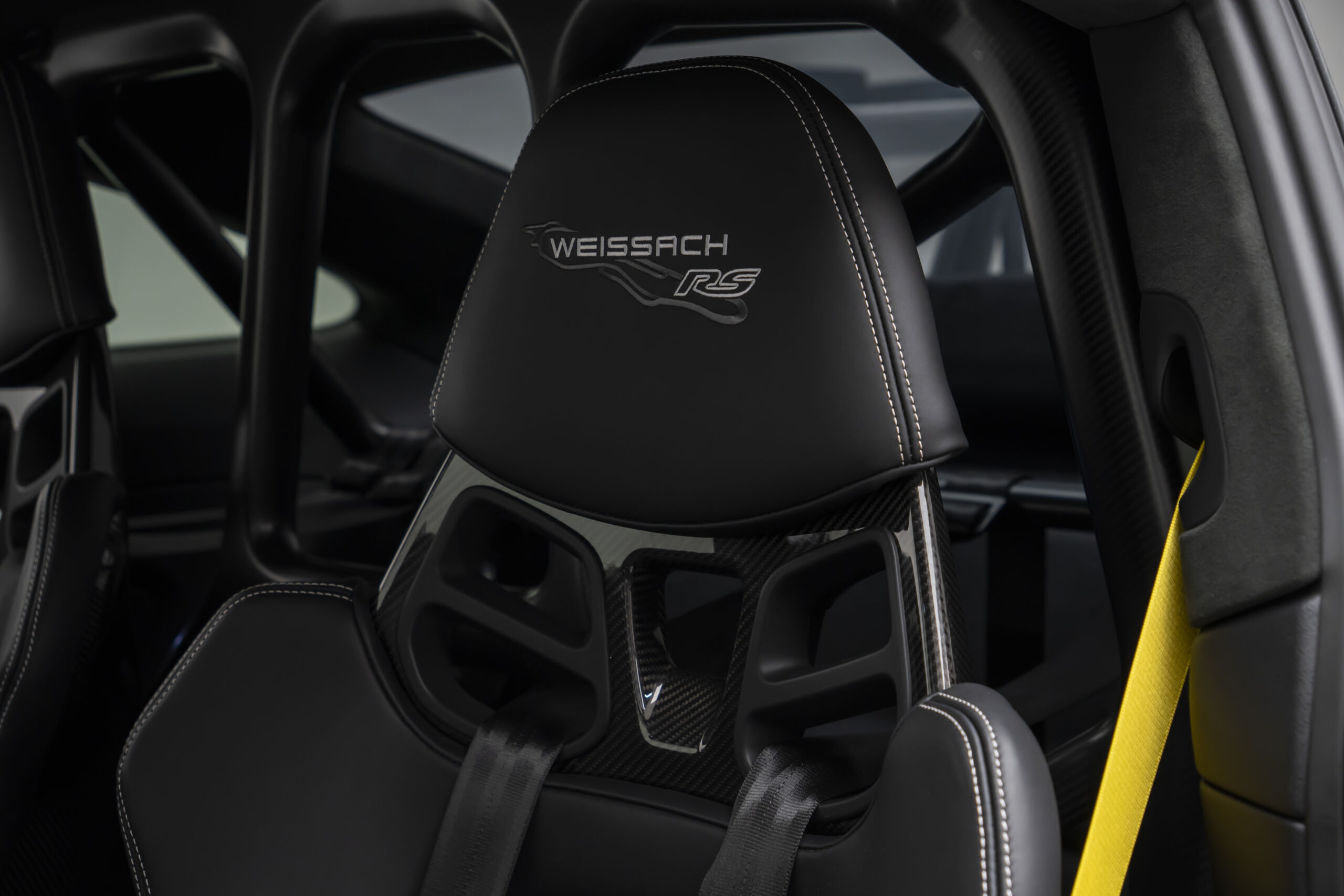 
								2025 Porsche 911 GT3 RS Weissach Clubsport Package full									