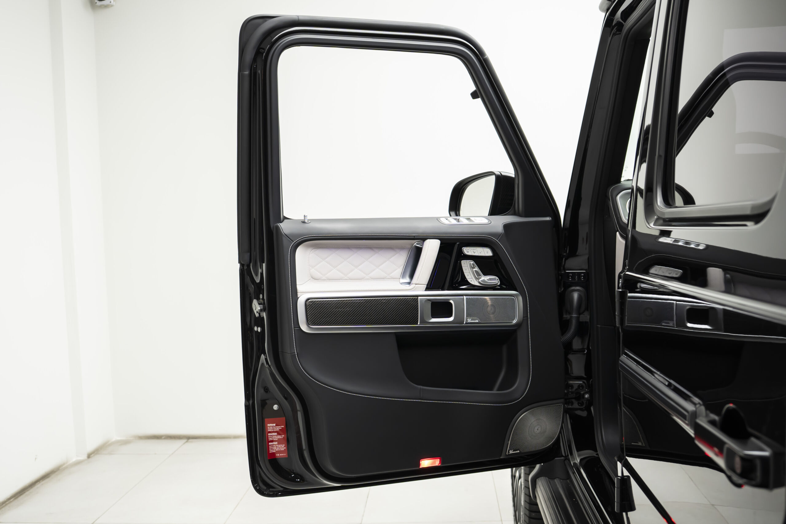 
								2025 Mercedes AMG G63 4MATIC Exclusive MANUFAKTUR full									