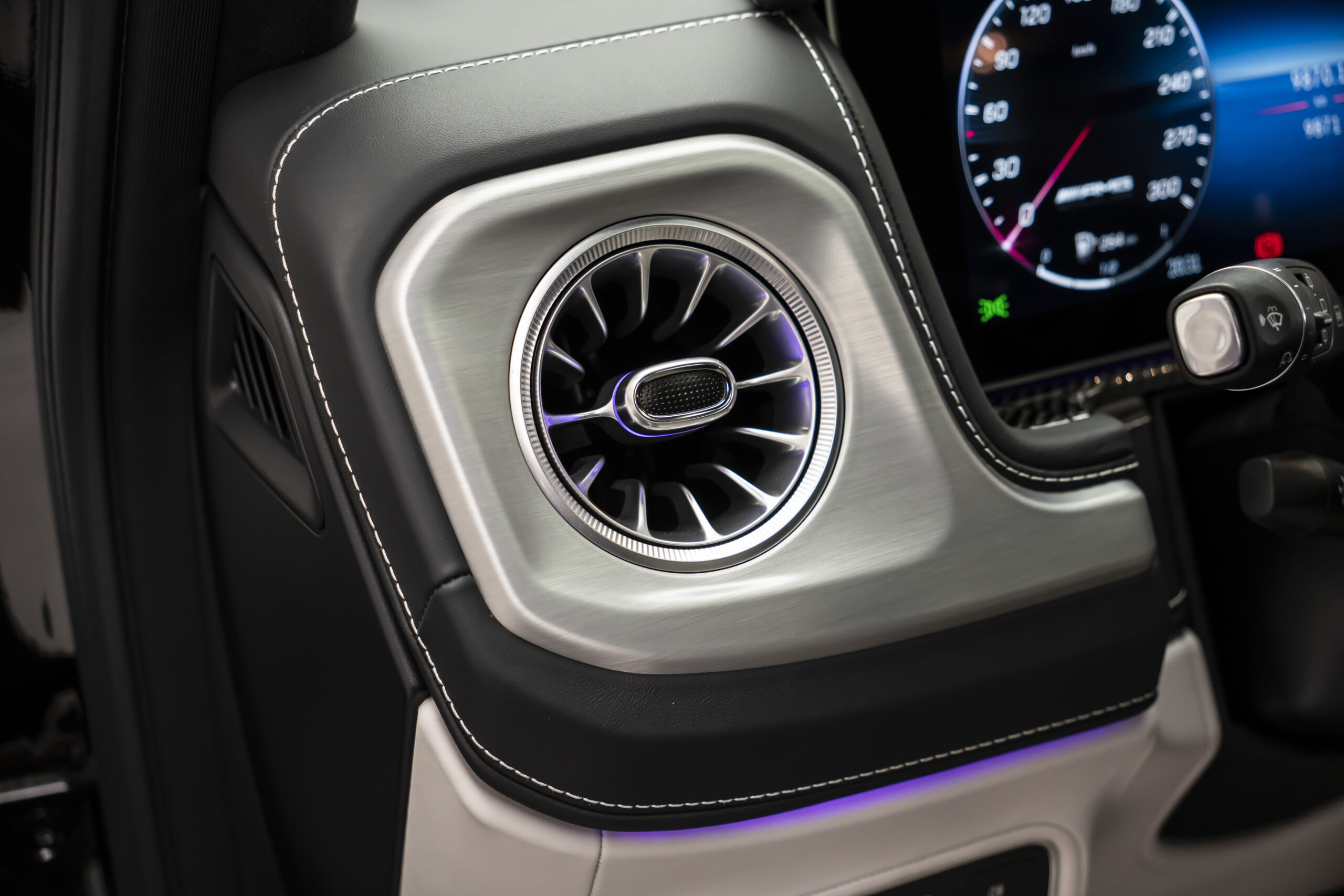 
								2025 Mercedes AMG G63 4MATIC Exclusive MANUFAKTUR full									