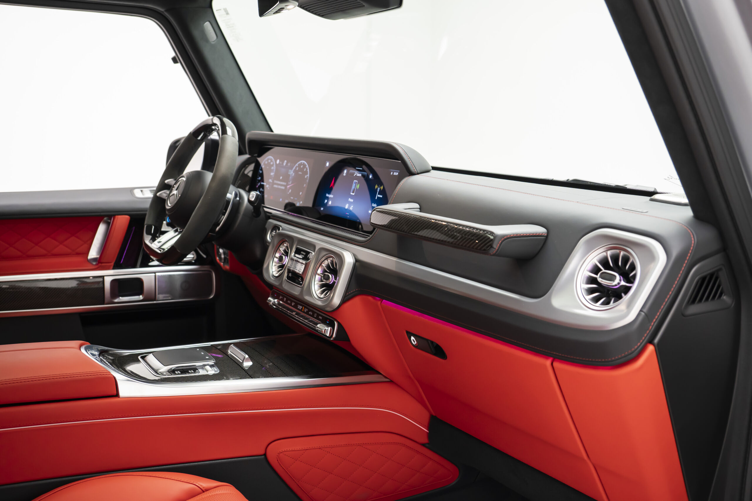 
								2025 Mercedes AMG G63 Performance Package full									