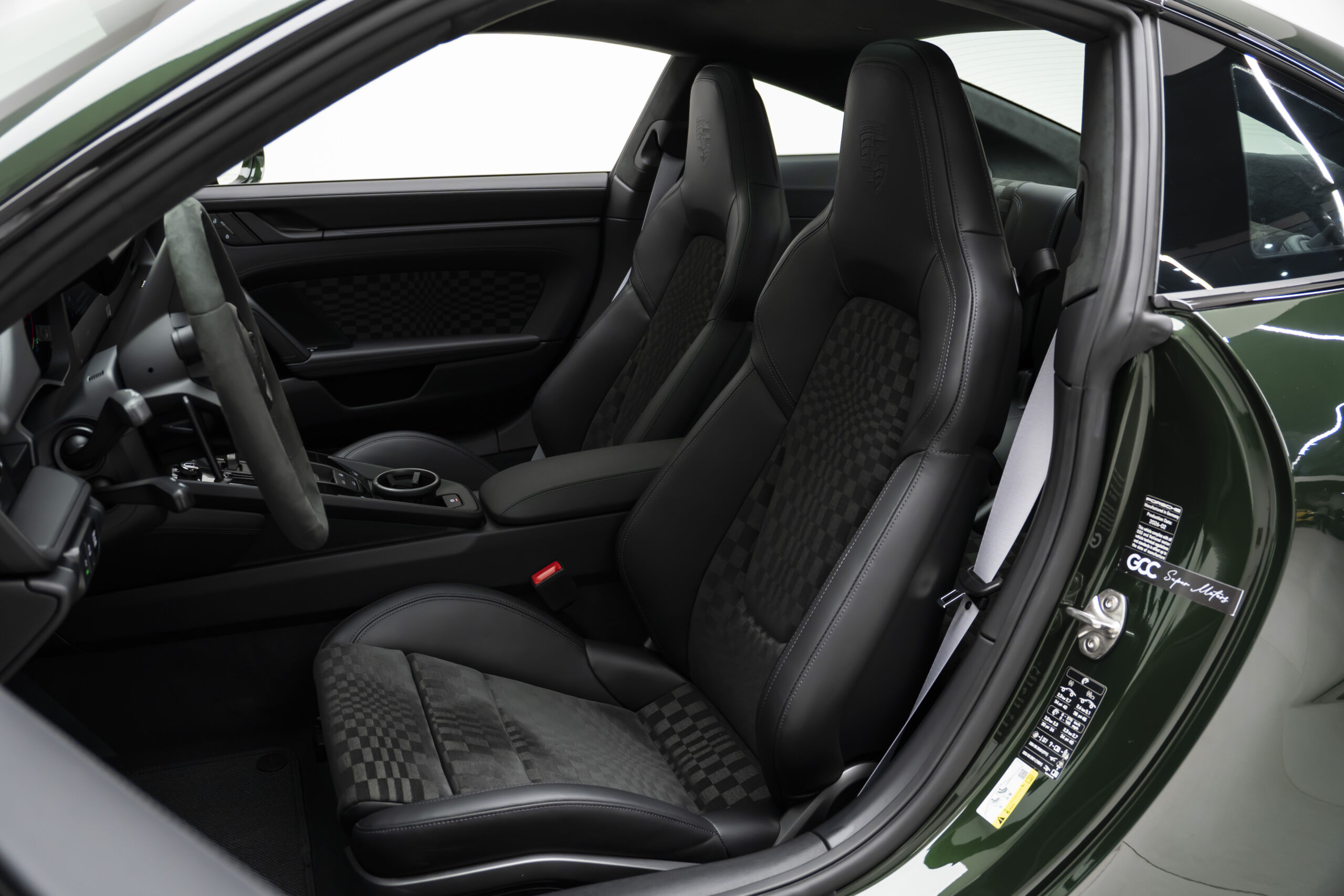 
								2026 Porsche 911 Turbo S Coupe Exclusive Manufaktur Heritage Design full									