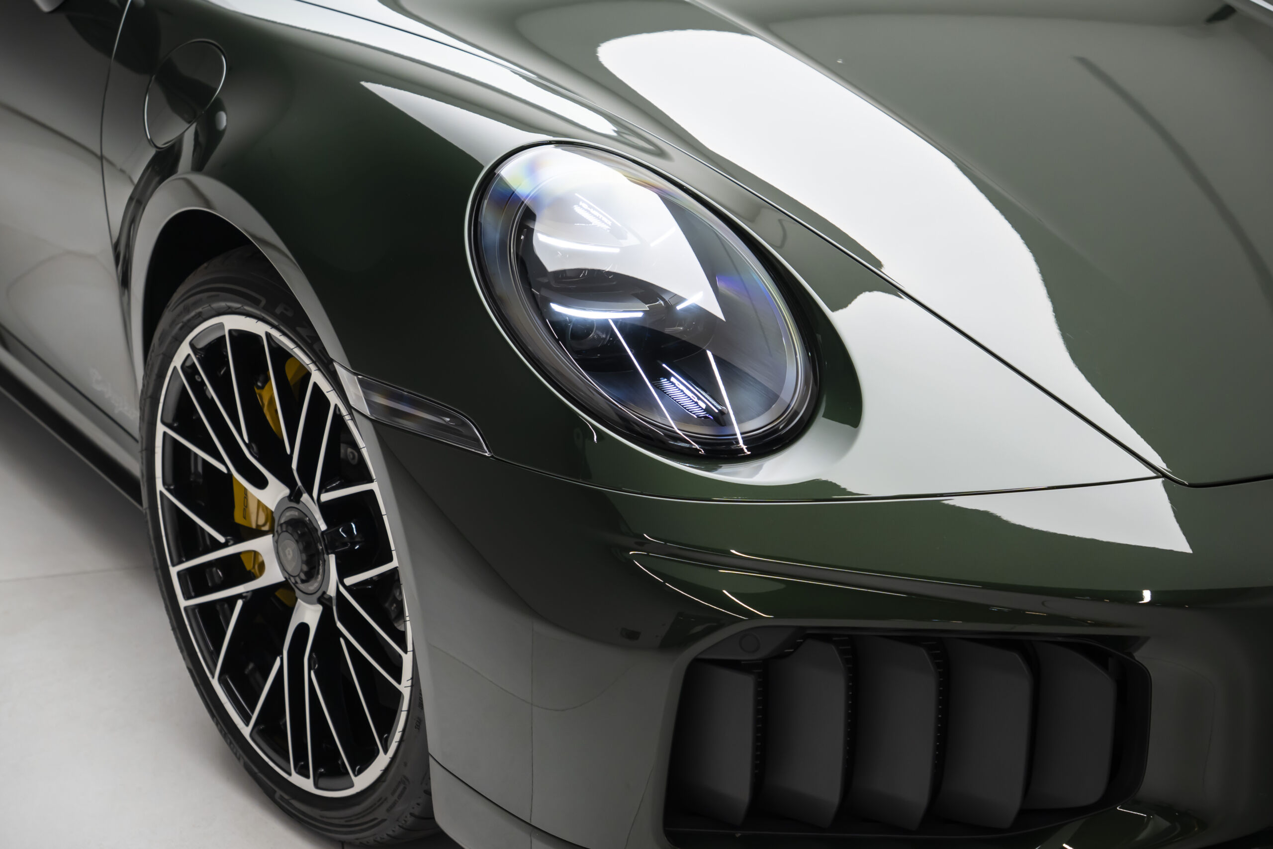 
								2026 Porsche 911 Turbo S Coupe Exclusive Manufaktur Heritage Design full									