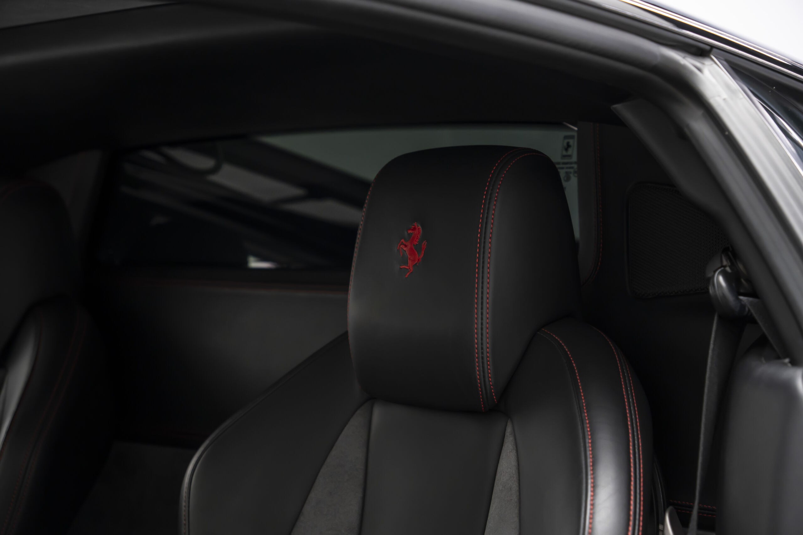 
								2014 Ferrari 458 Italia Disegno di Pininfarina full									