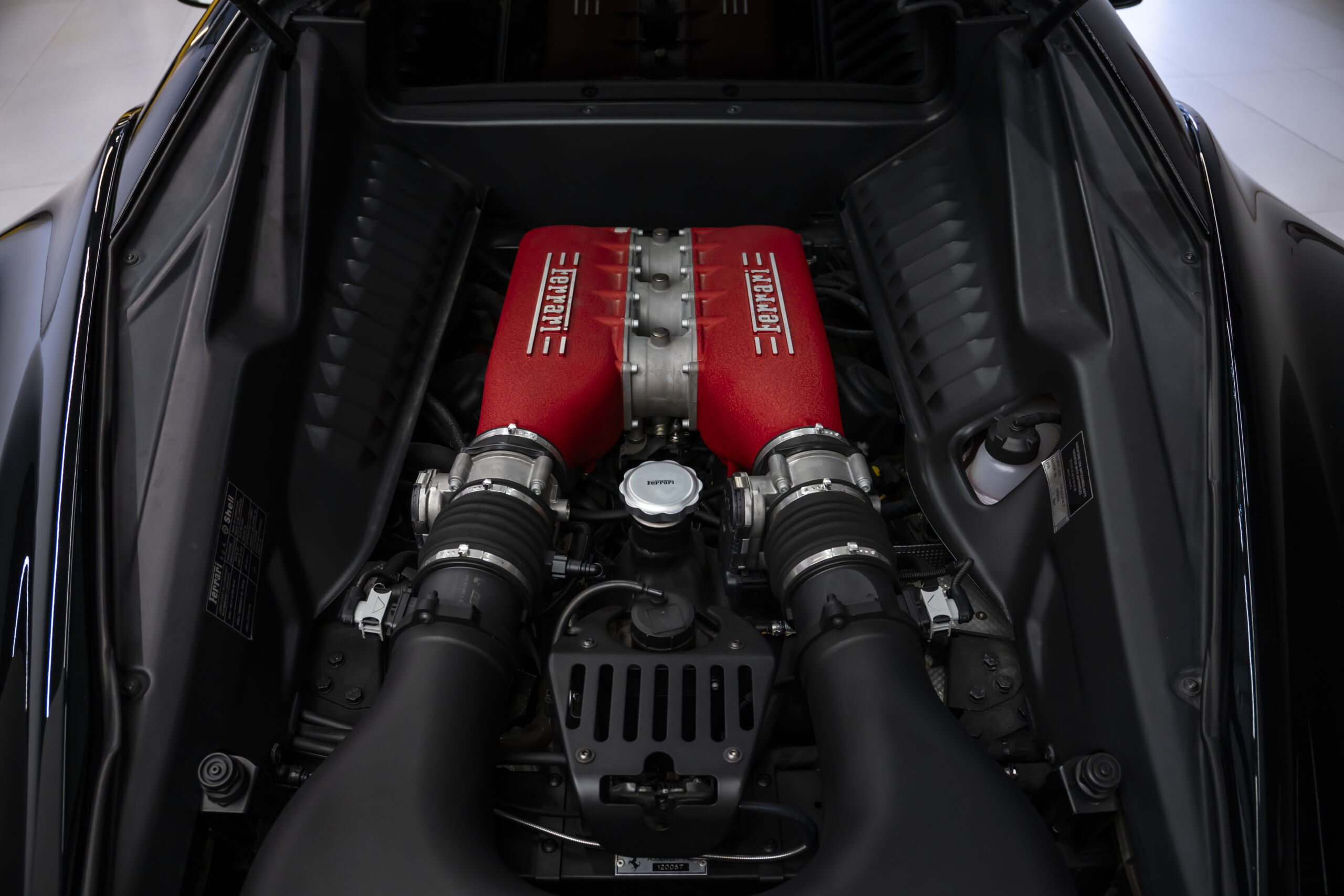 
								2014 Ferrari 458 Italia Disegno di Pininfarina full									