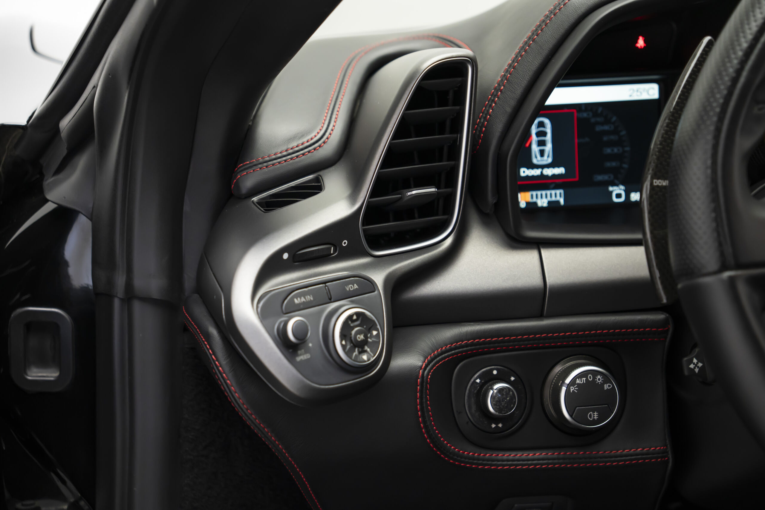 
								2014 Ferrari 458 Italia Disegno di Pininfarina full									