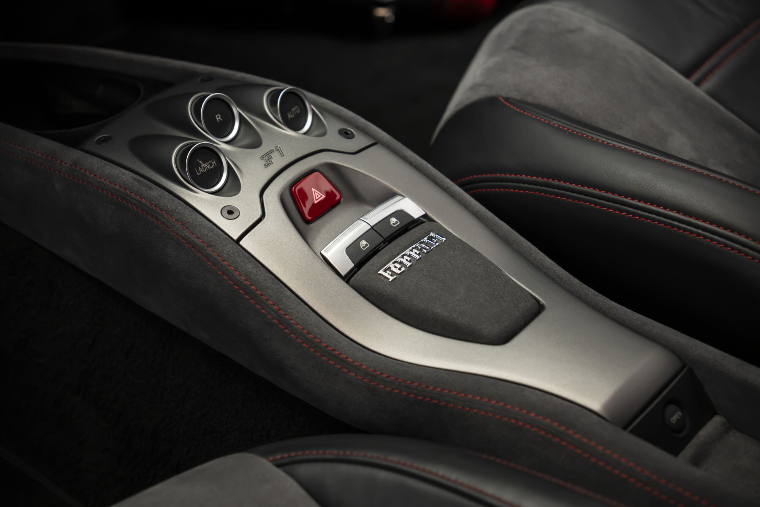 
								2014 Ferrari 458 Italia Disegno di Pininfarina full									
