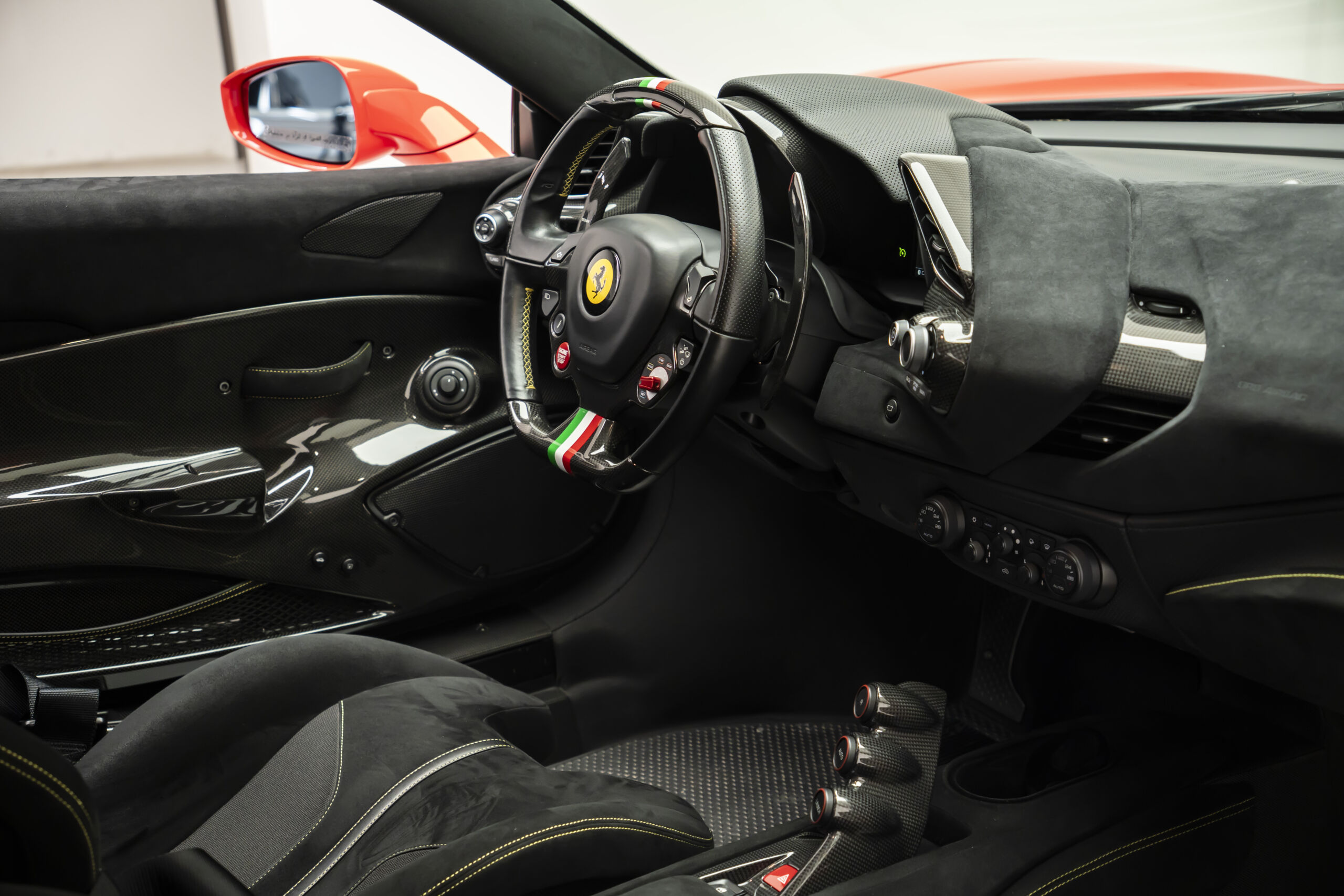
								2019 Ferrari 488 Pista Coupe full									
