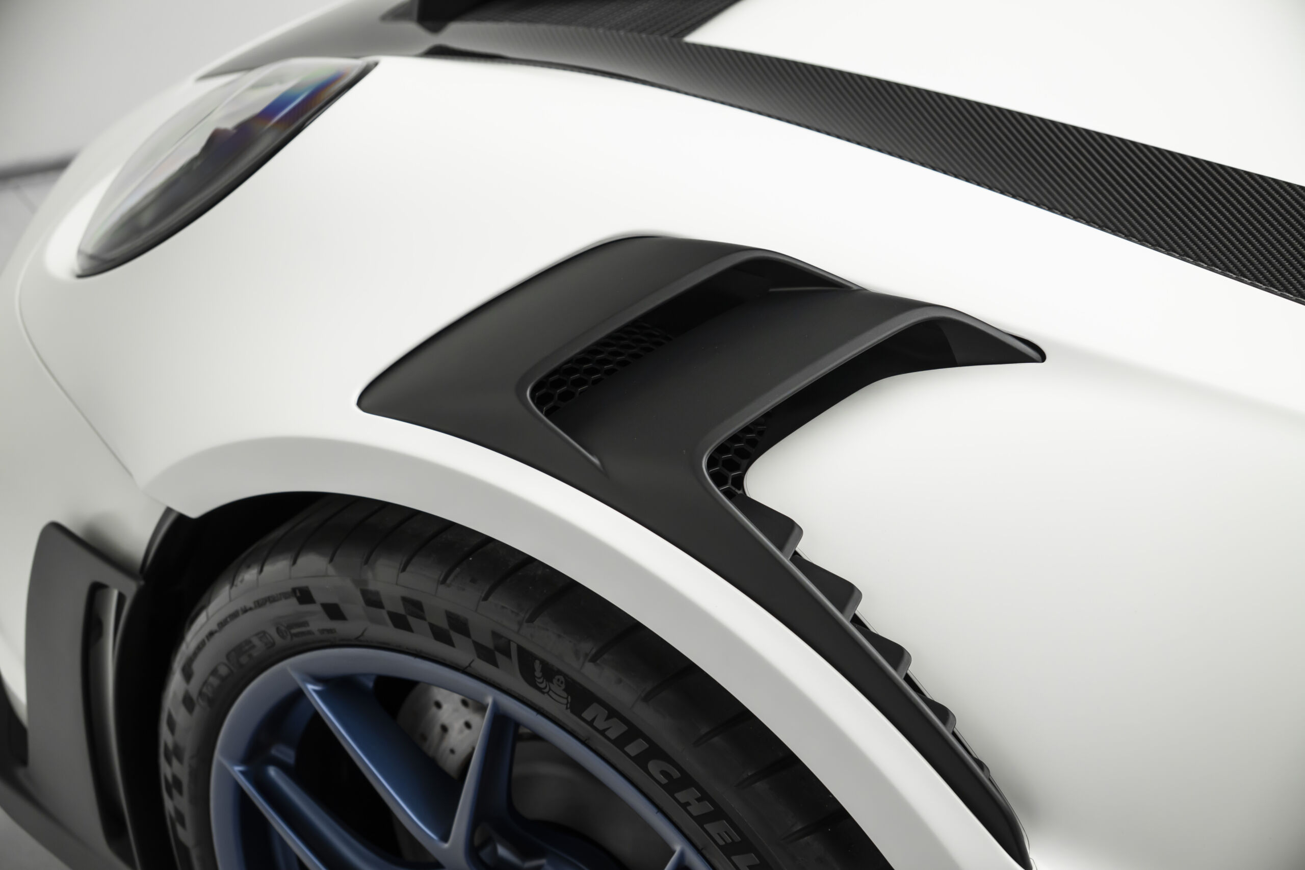
								2025 Porsche 911 GT3 RS Weissach Package full									