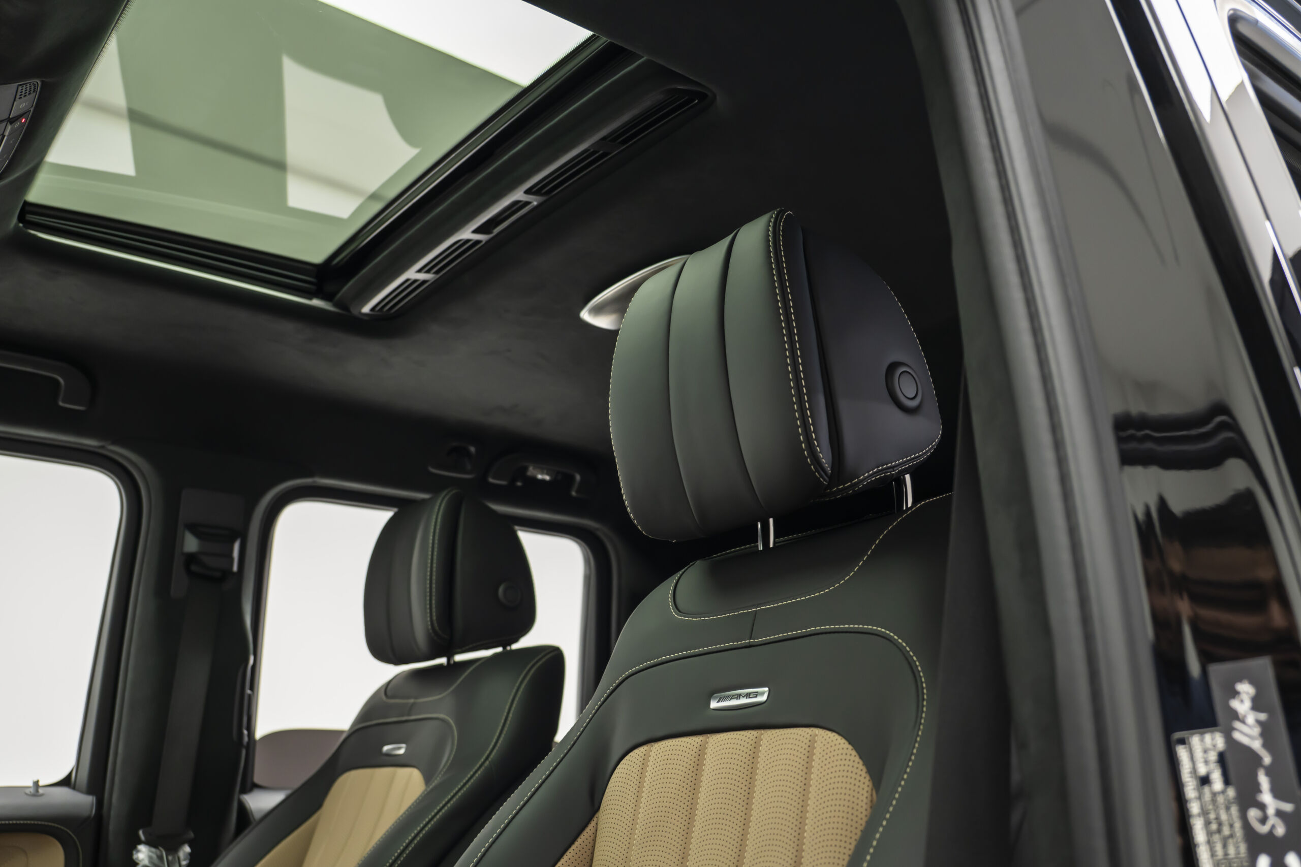 
								2025 Mercedes AMG G63 Exclusive Manufaktur full									