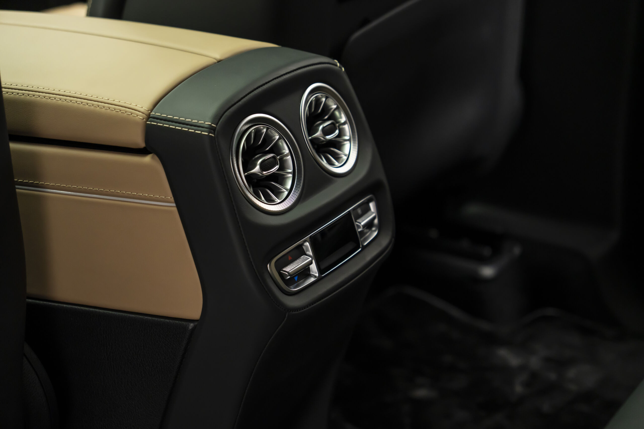 
								2025 Mercedes AMG G63 Exclusive Manufaktur full									