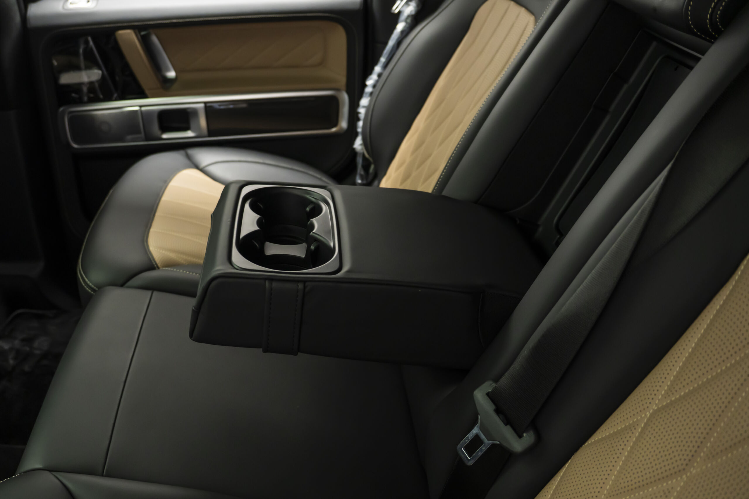 
								2025 Mercedes AMG G63 Exclusive Manufaktur full									