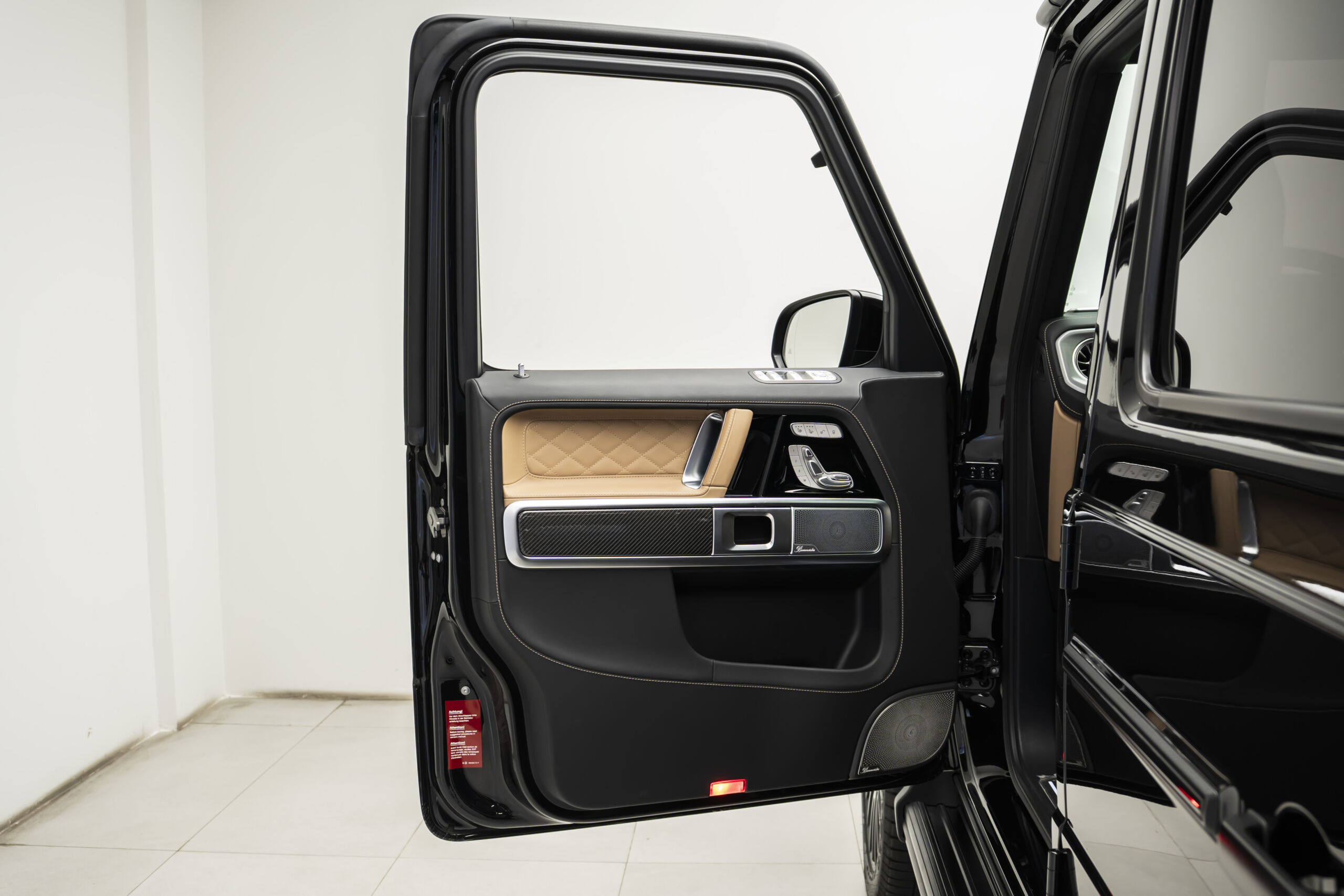 
								2025 Mercedes AMG G63 Exclusive Manufaktur full									