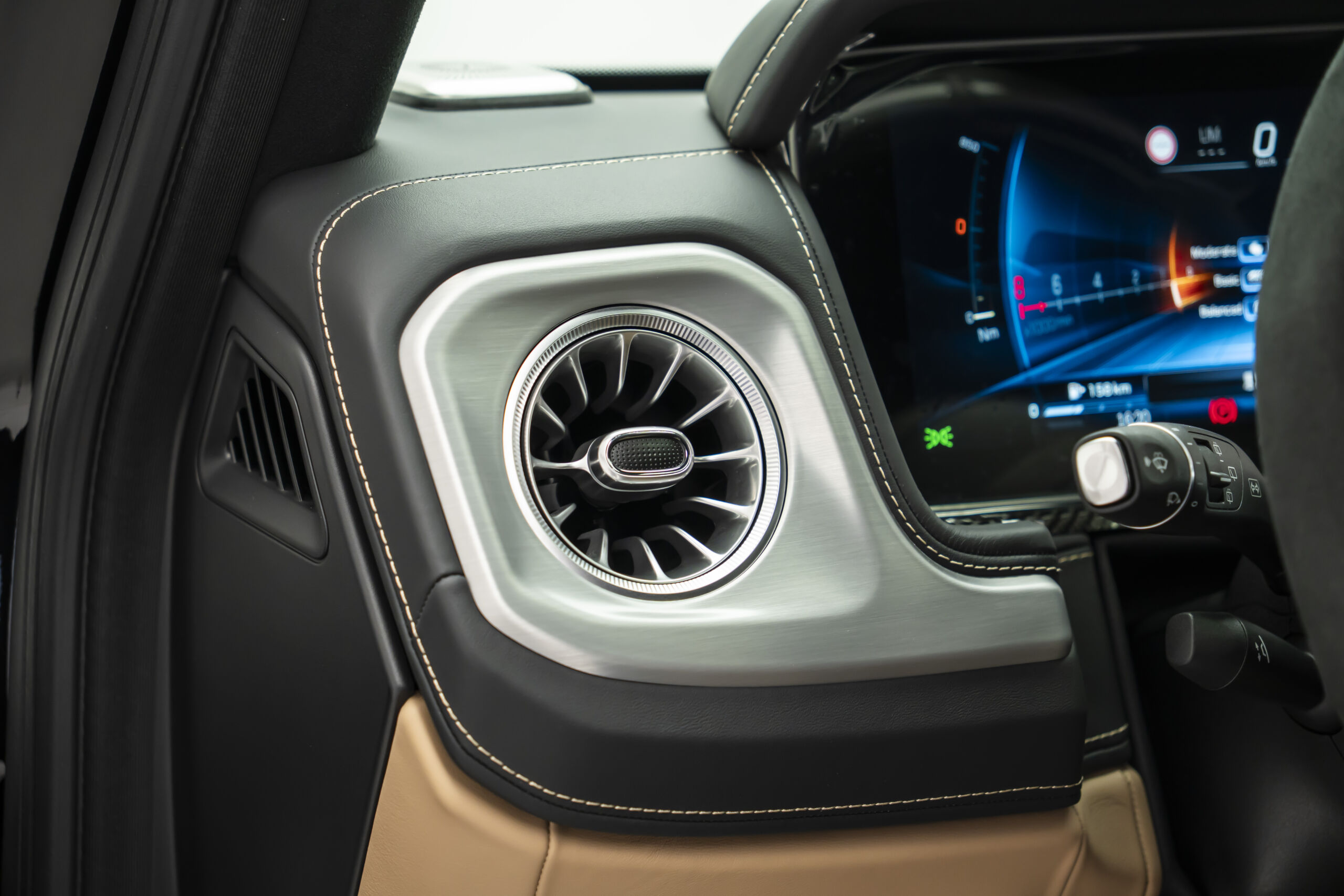 
								2025 Mercedes AMG G63 Exclusive Manufaktur full									