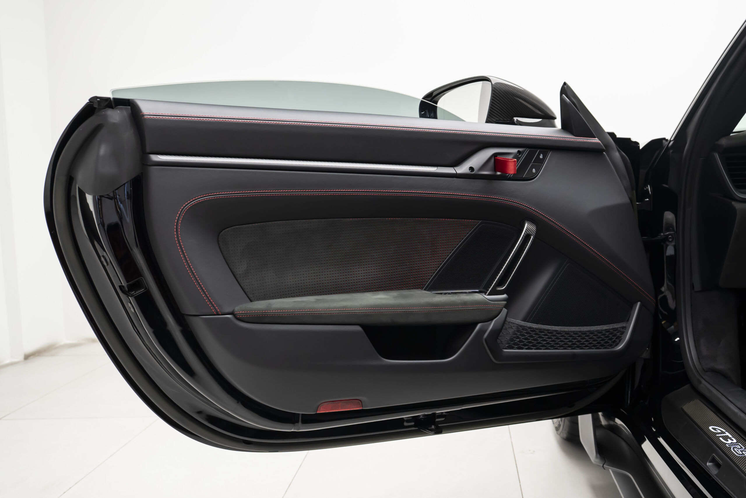 
								2023 Porsche 911 GT3 RS Weissach Race Pack full									