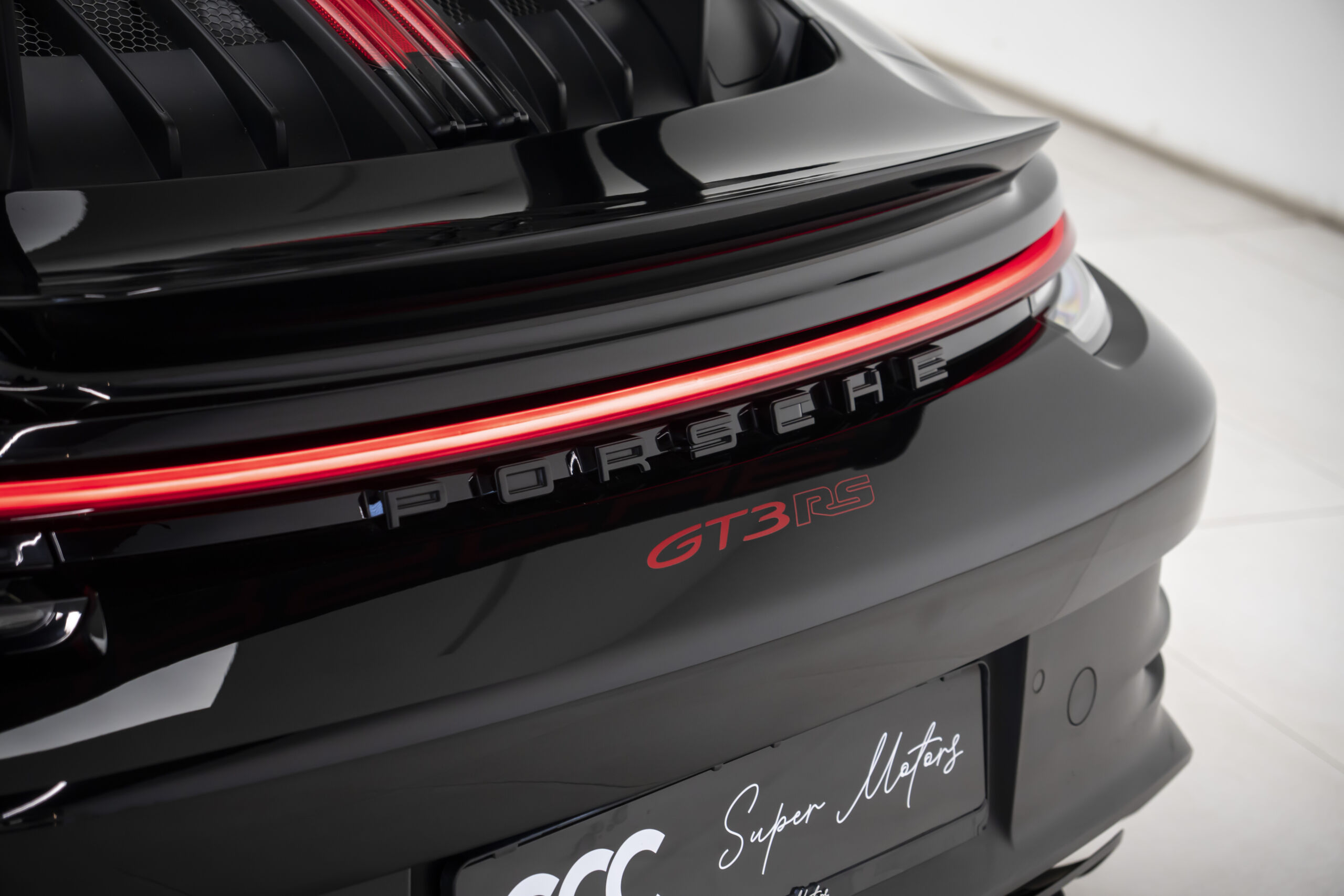 
								2023 Porsche 911 GT3 RS Weissach Race Pack full									