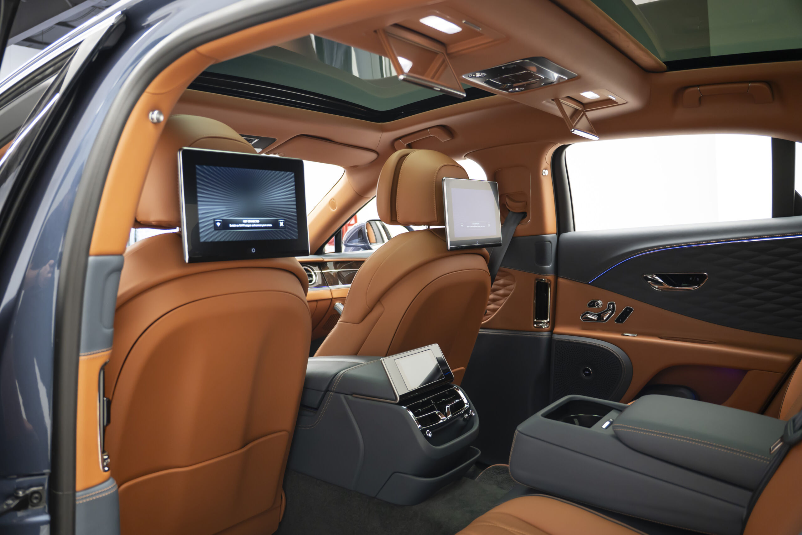 
								2022 Bentley Flying Spur Mulliner W12 full									