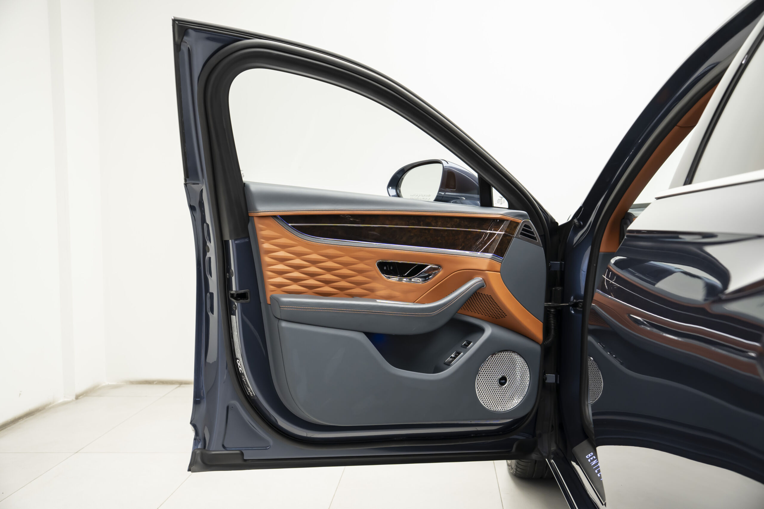 
								2022 Bentley Flying Spur Mulliner W12 full									