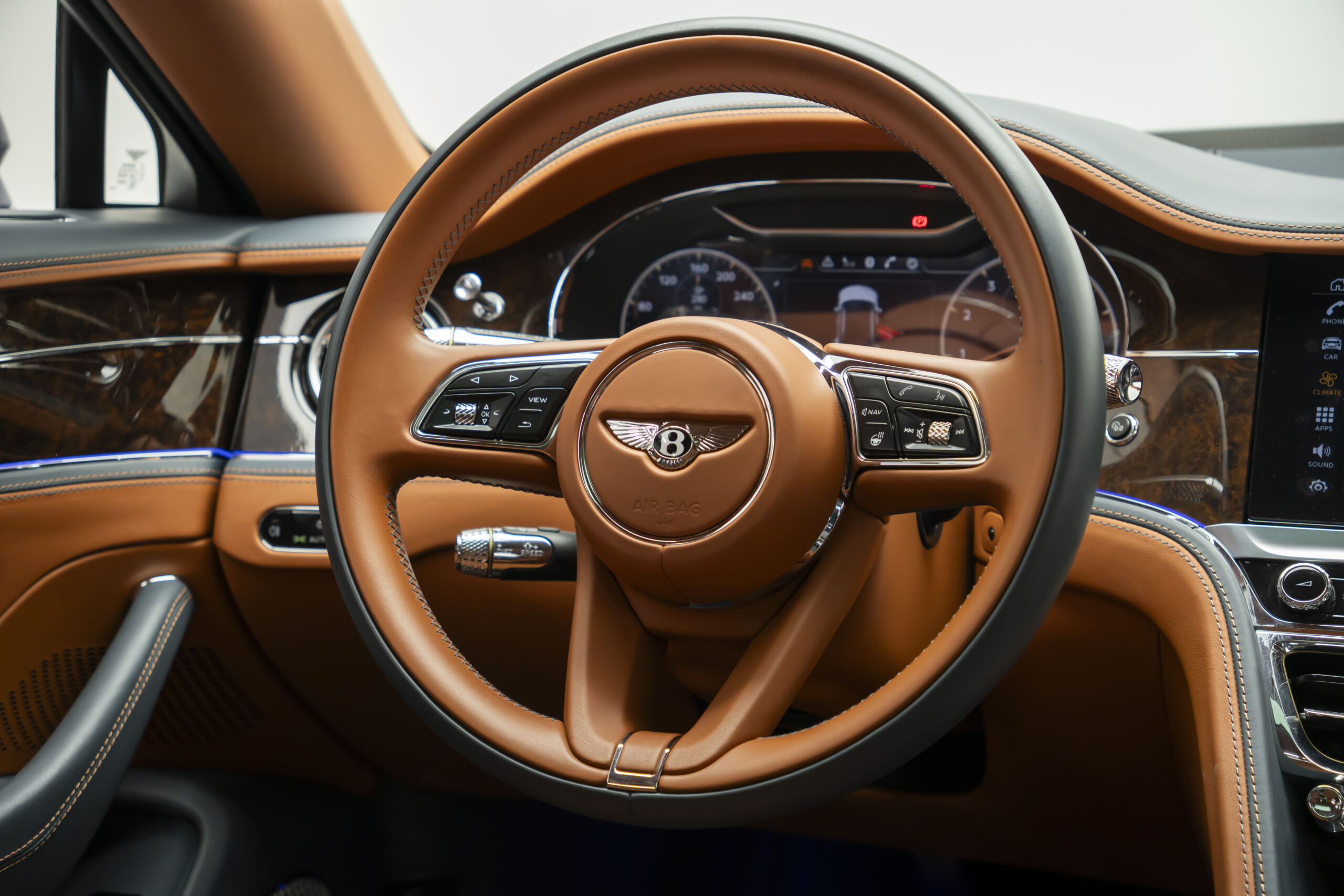 
								2022 Bentley Flying Spur Mulliner W12 full									