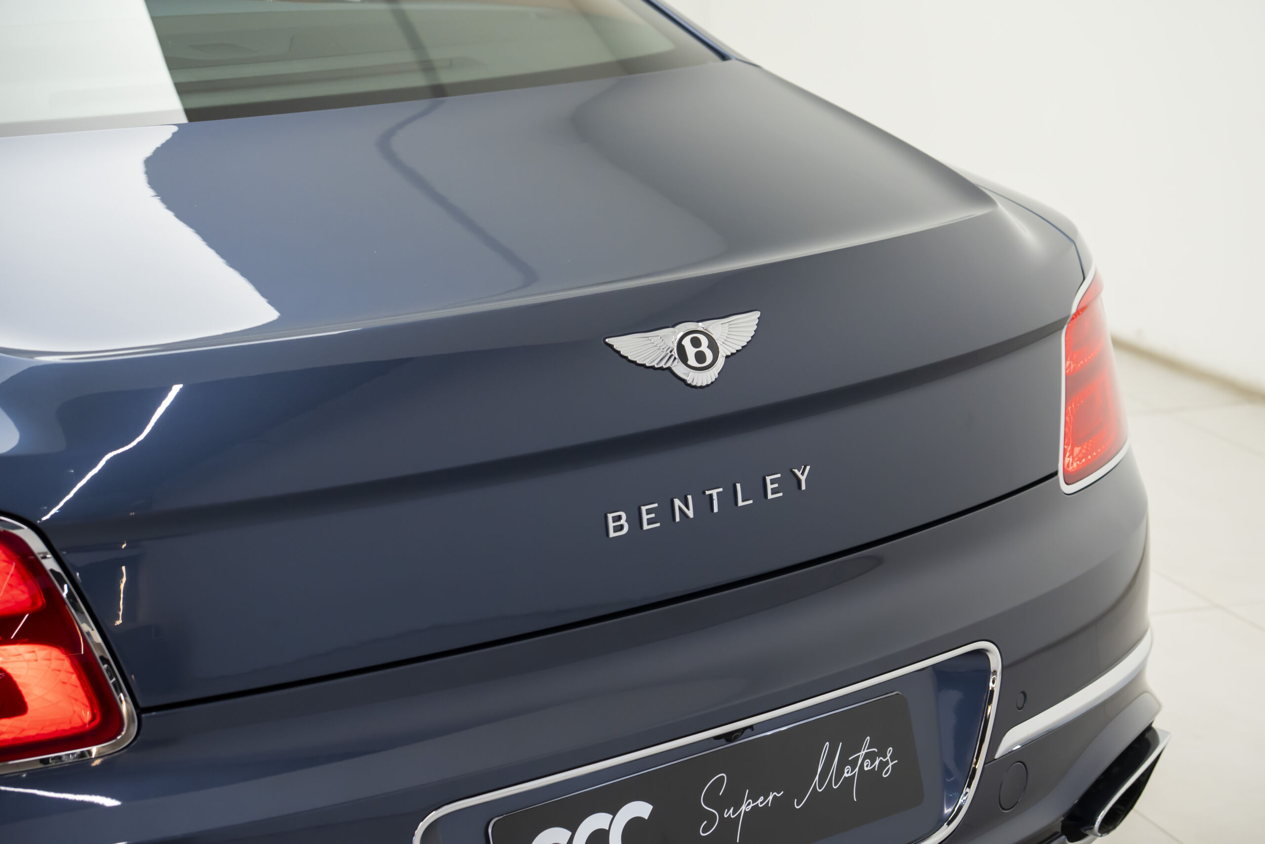 
								2022 Bentley Flying Spur Mulliner W12 full									