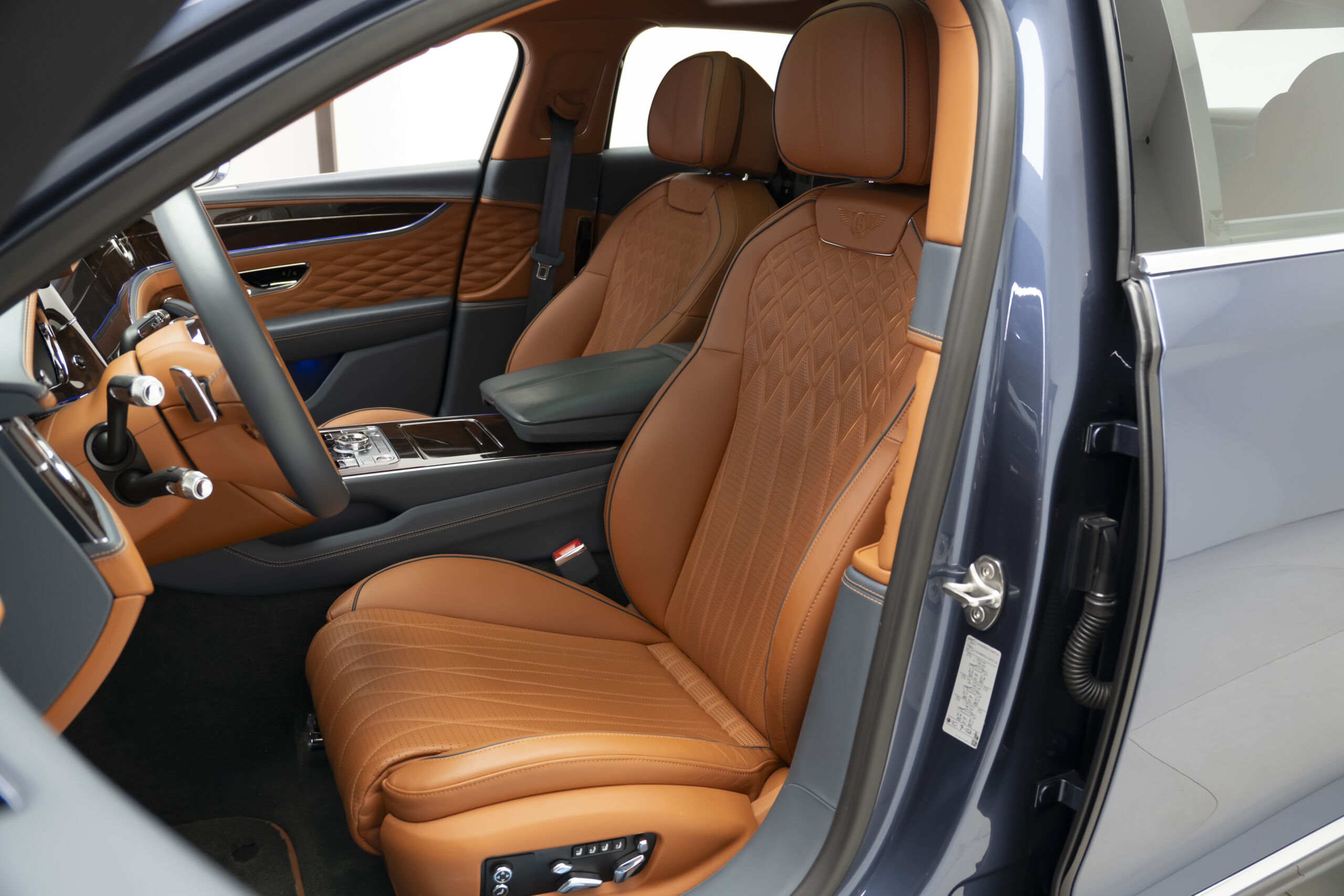 
								2022 Bentley Flying Spur Mulliner W12 full									