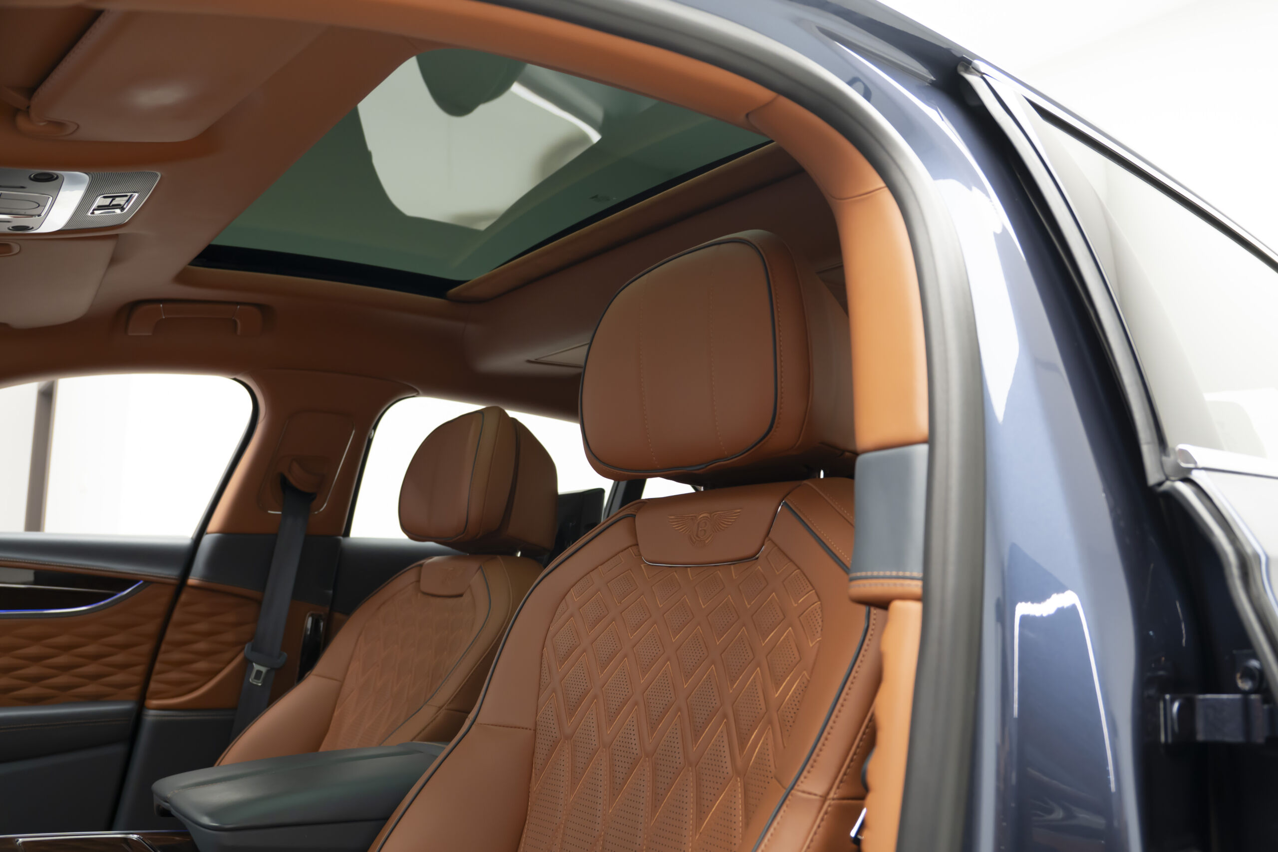 
								2022 Bentley Flying Spur Mulliner W12 full									