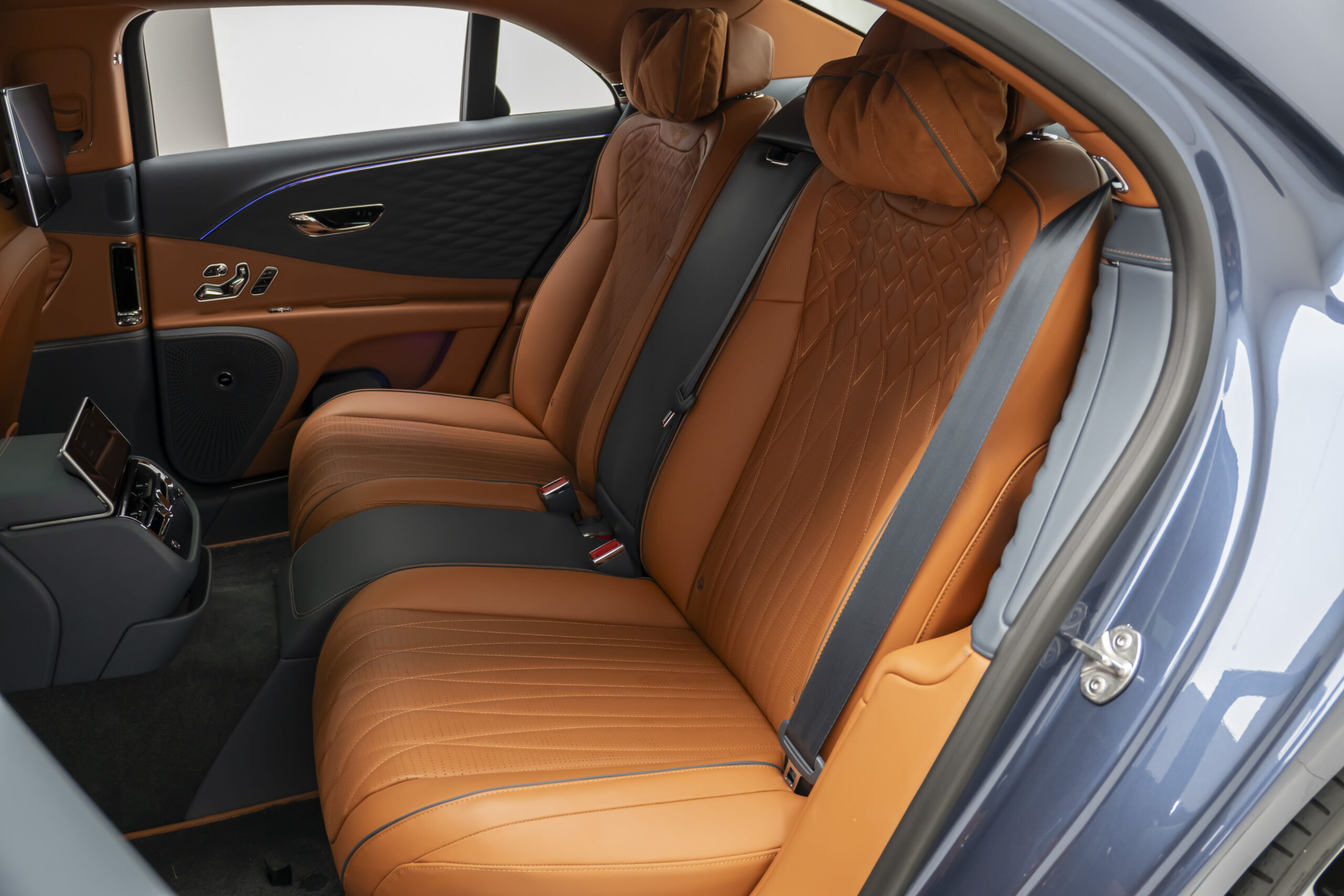 
								2022 Bentley Flying Spur Mulliner W12 full									