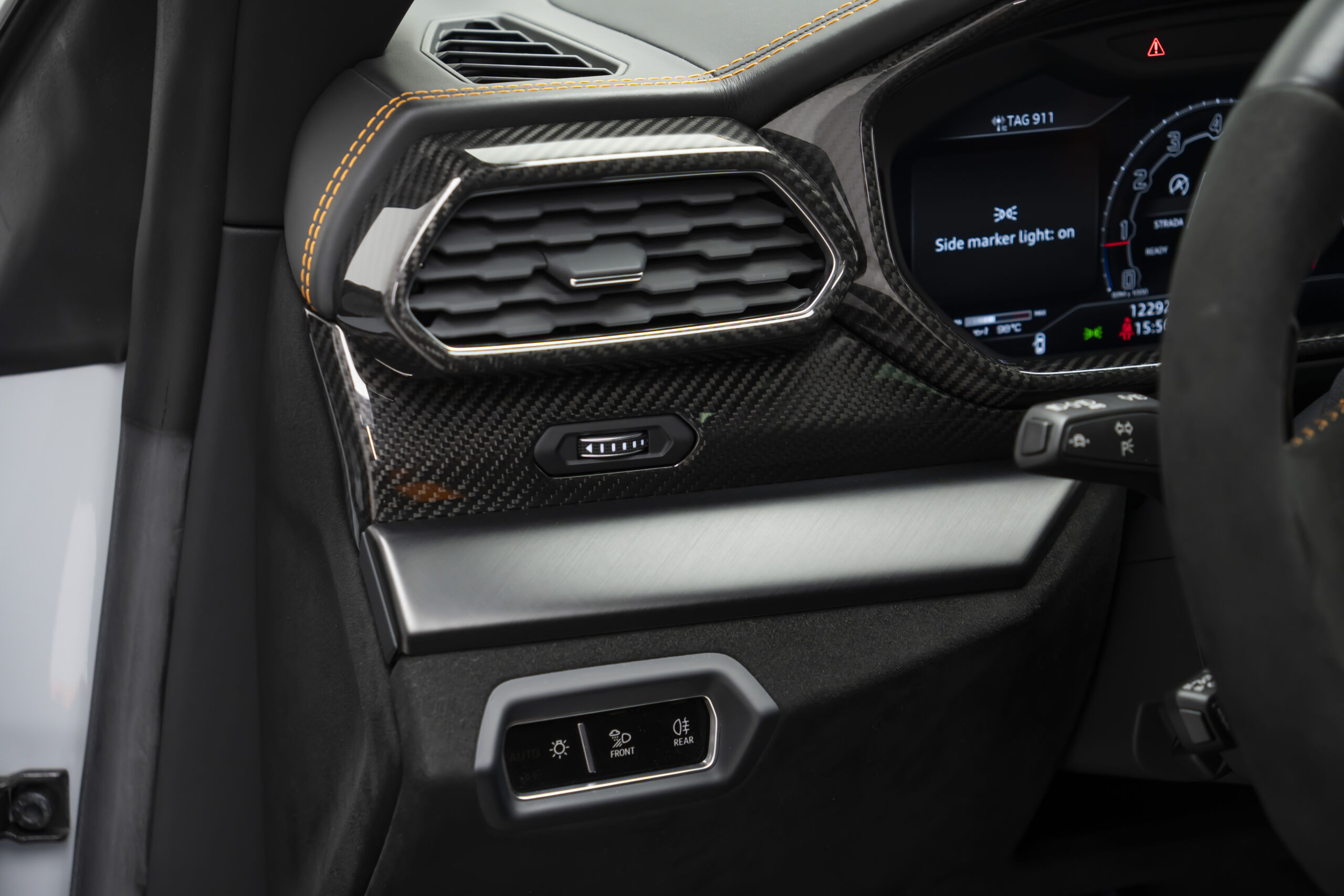 
								2024 Lamborghini Urus Performante full									