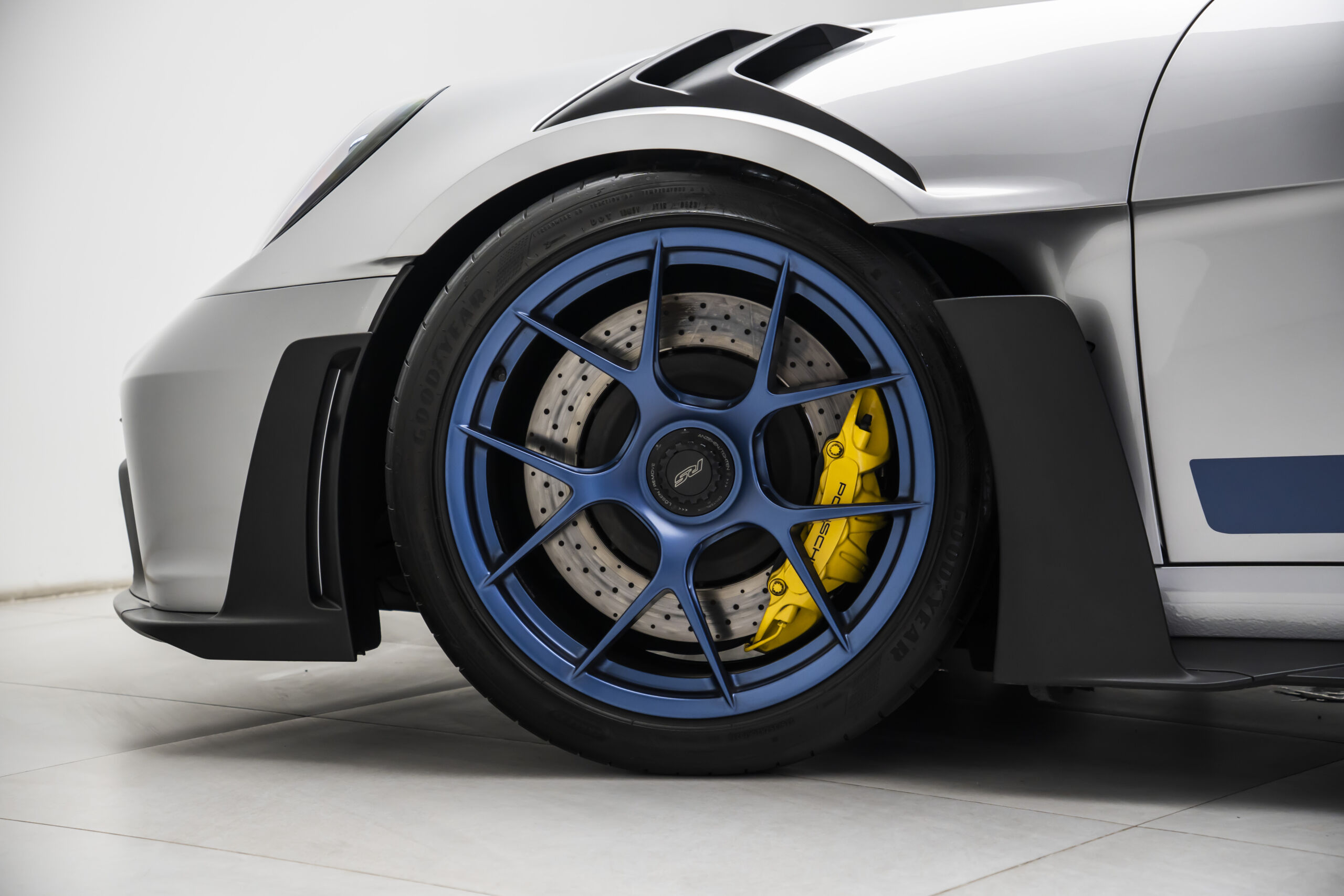 
								2023 Porsche 911 GT3 RS Weissach full									