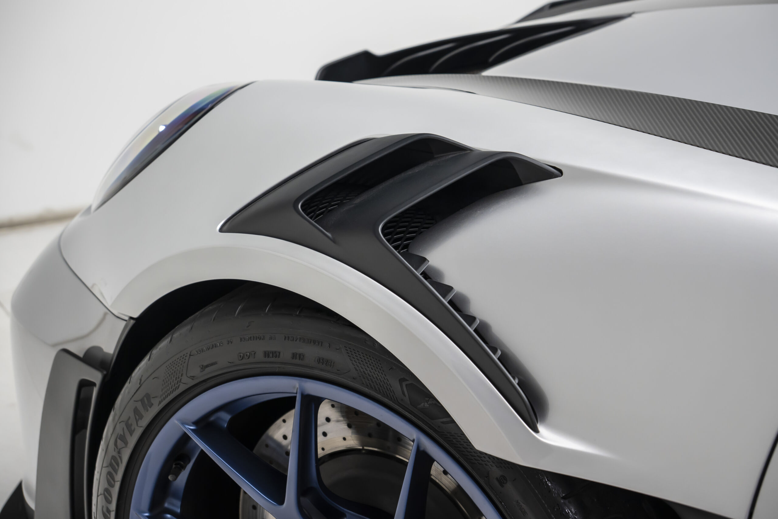
								2023 Porsche 911 GT3 RS Weissach full									