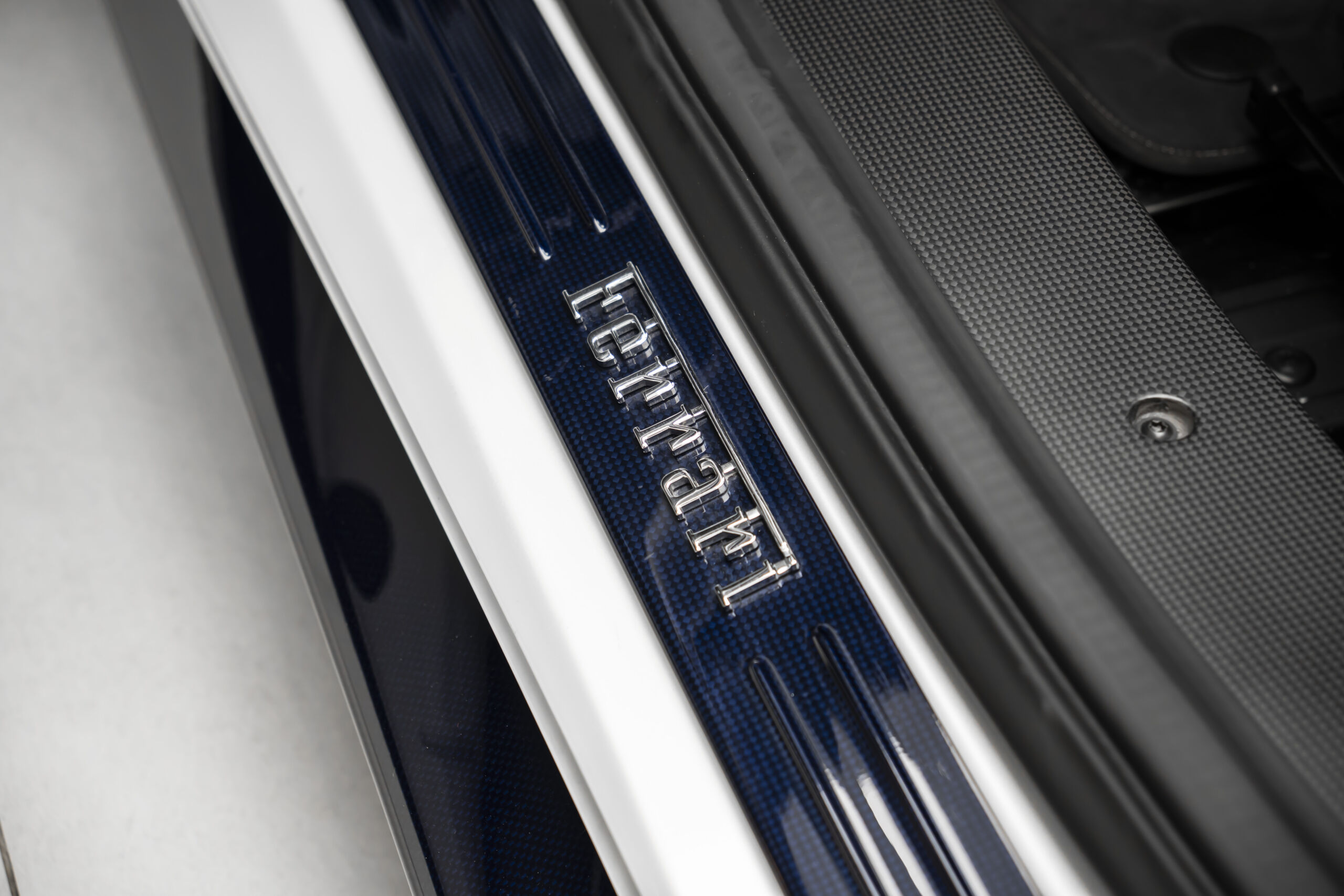 
								2020 Ferrari 488 Pista Aperta Atelier full									