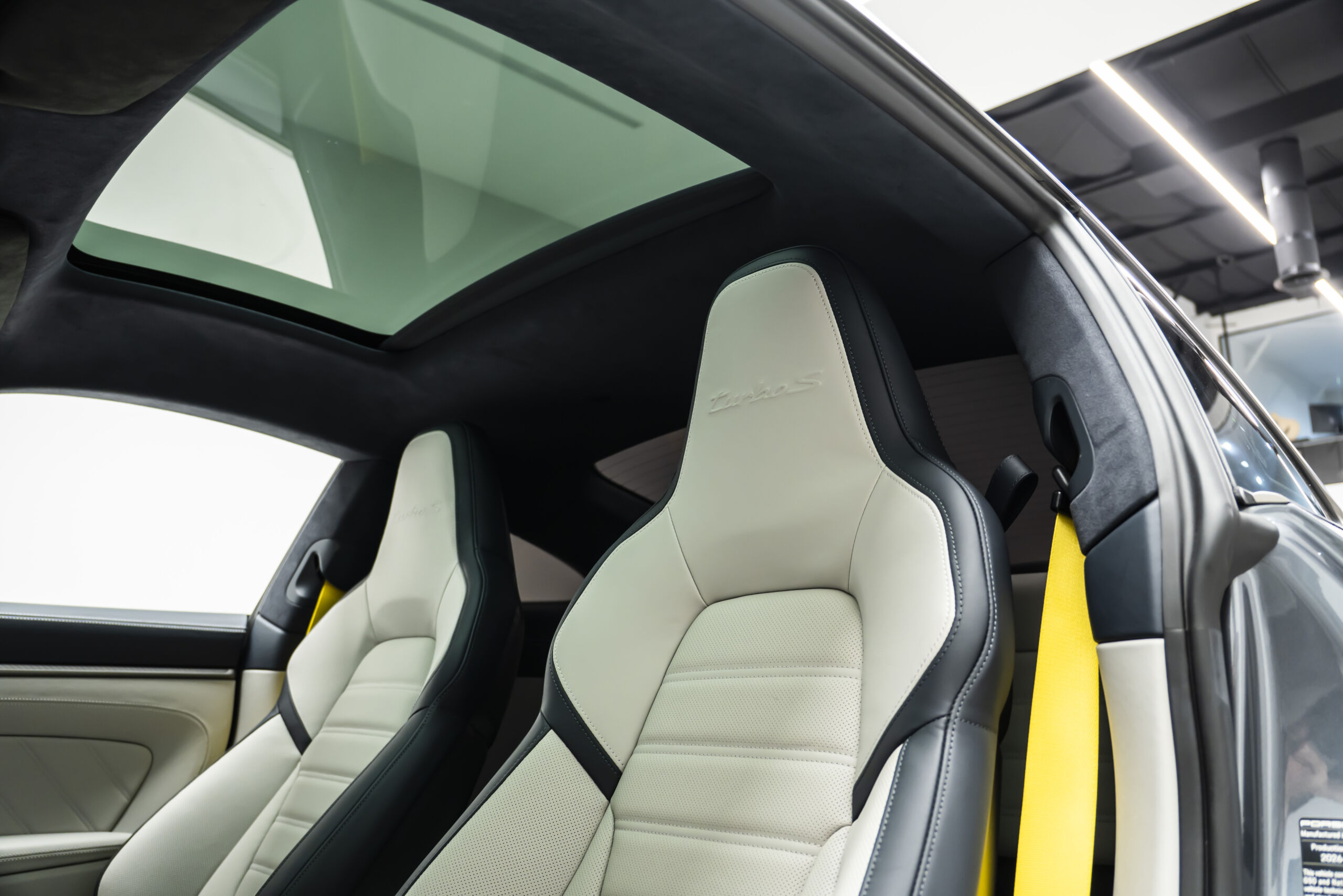 
								2026 Porsche 911 Turbo S Coupe full									