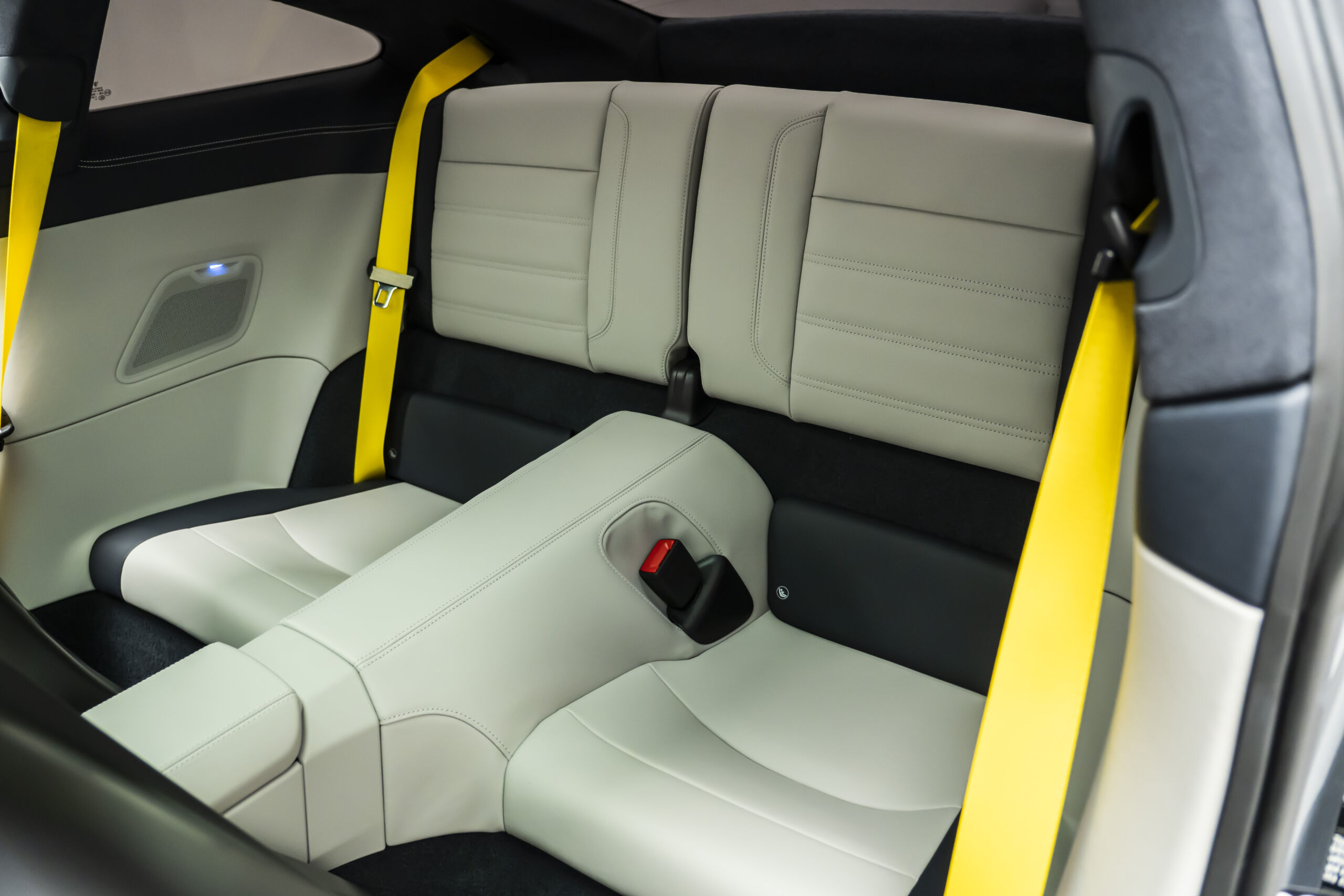 
								2026 Porsche 911 Turbo S Coupe full									