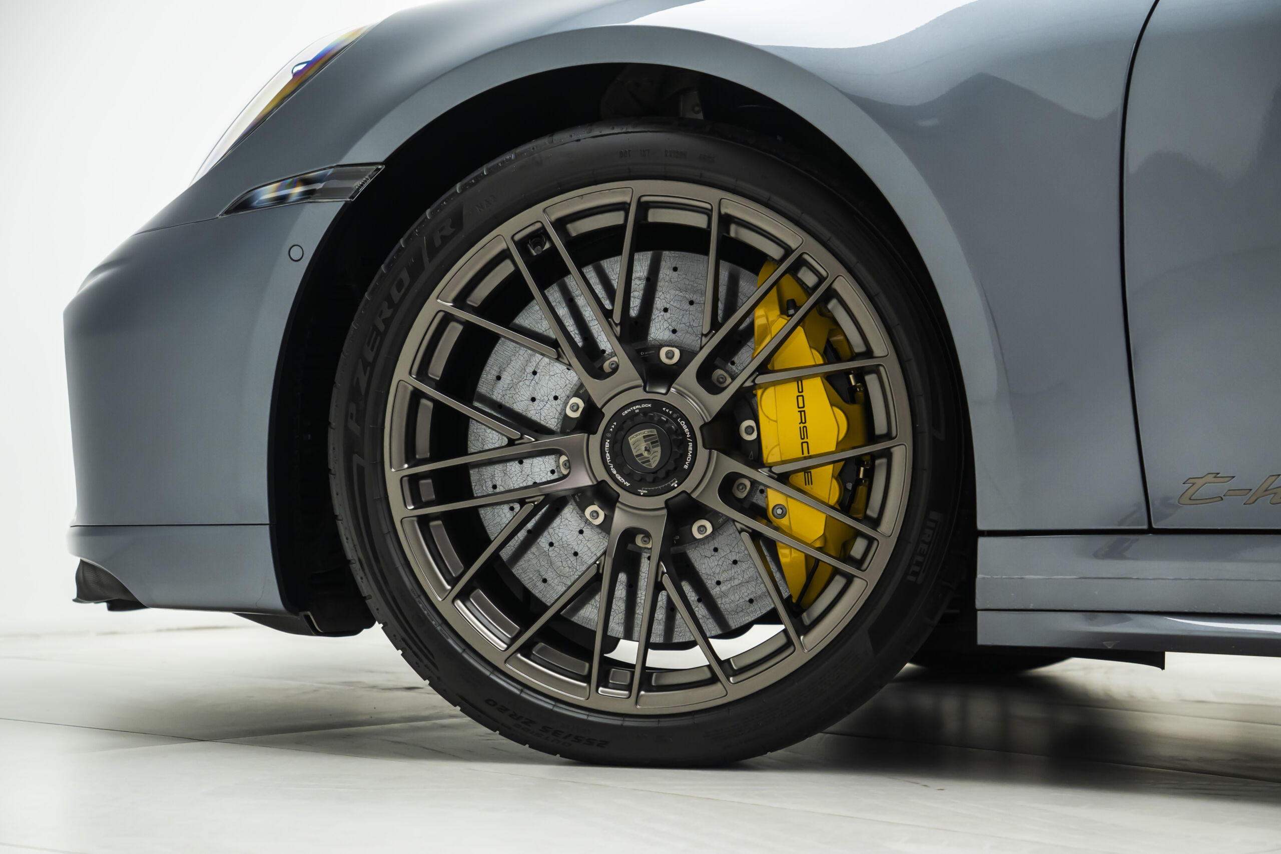 
								2026 Porsche 911 Turbo S Coupe full									