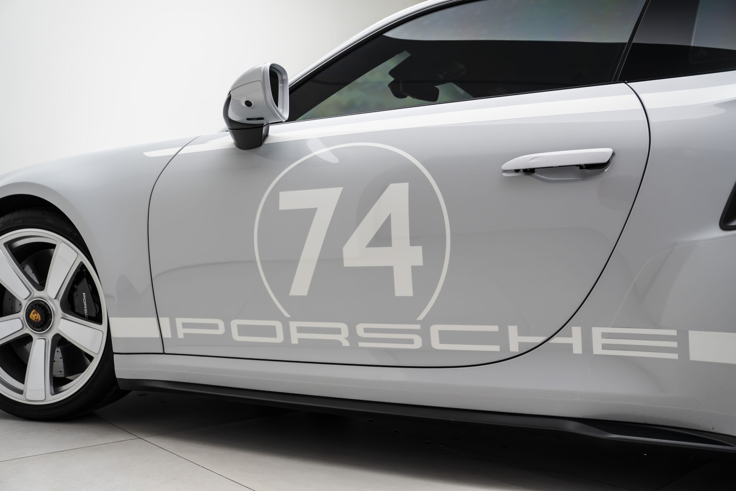 
								2025 Porsche 911 Turbo S 50 Years Heritage Design full									