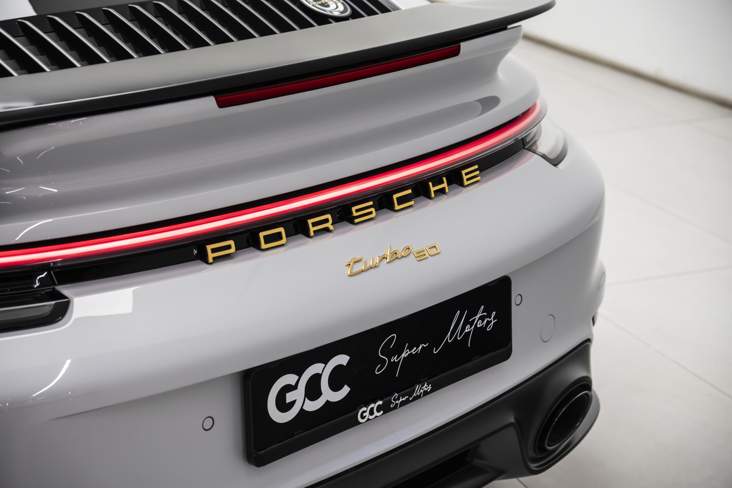 
								2025 Porsche 911 Turbo S 50 Years Heritage Design full									