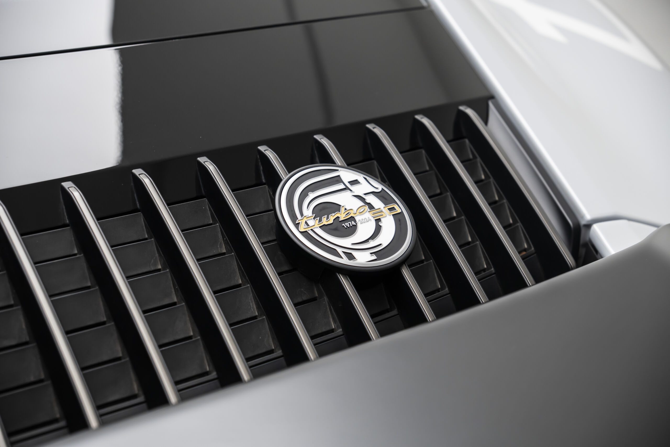
								2025 Porsche 911 Turbo S 50 Years Heritage Design full									