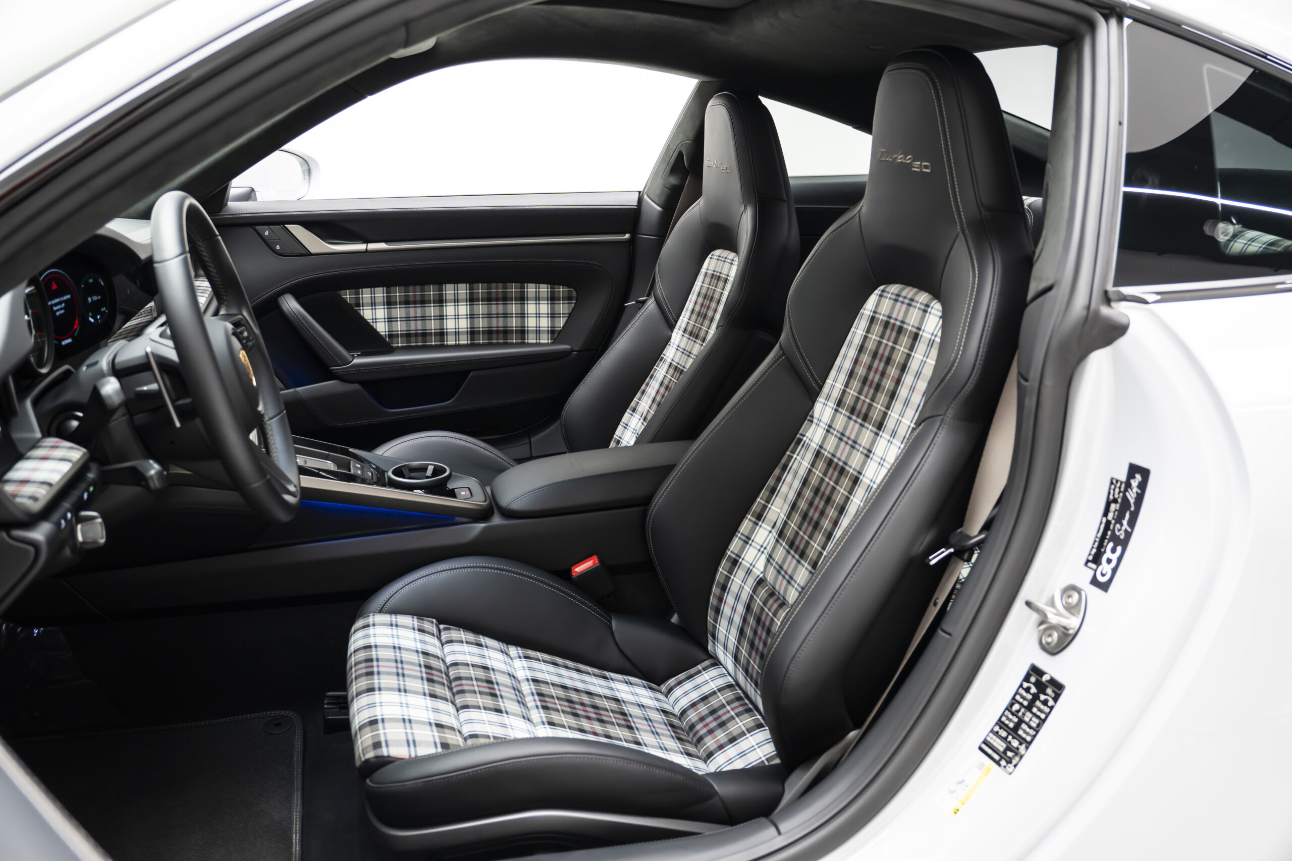 
								2025 Porsche 911 Turbo S 50 Years Heritage Design full									