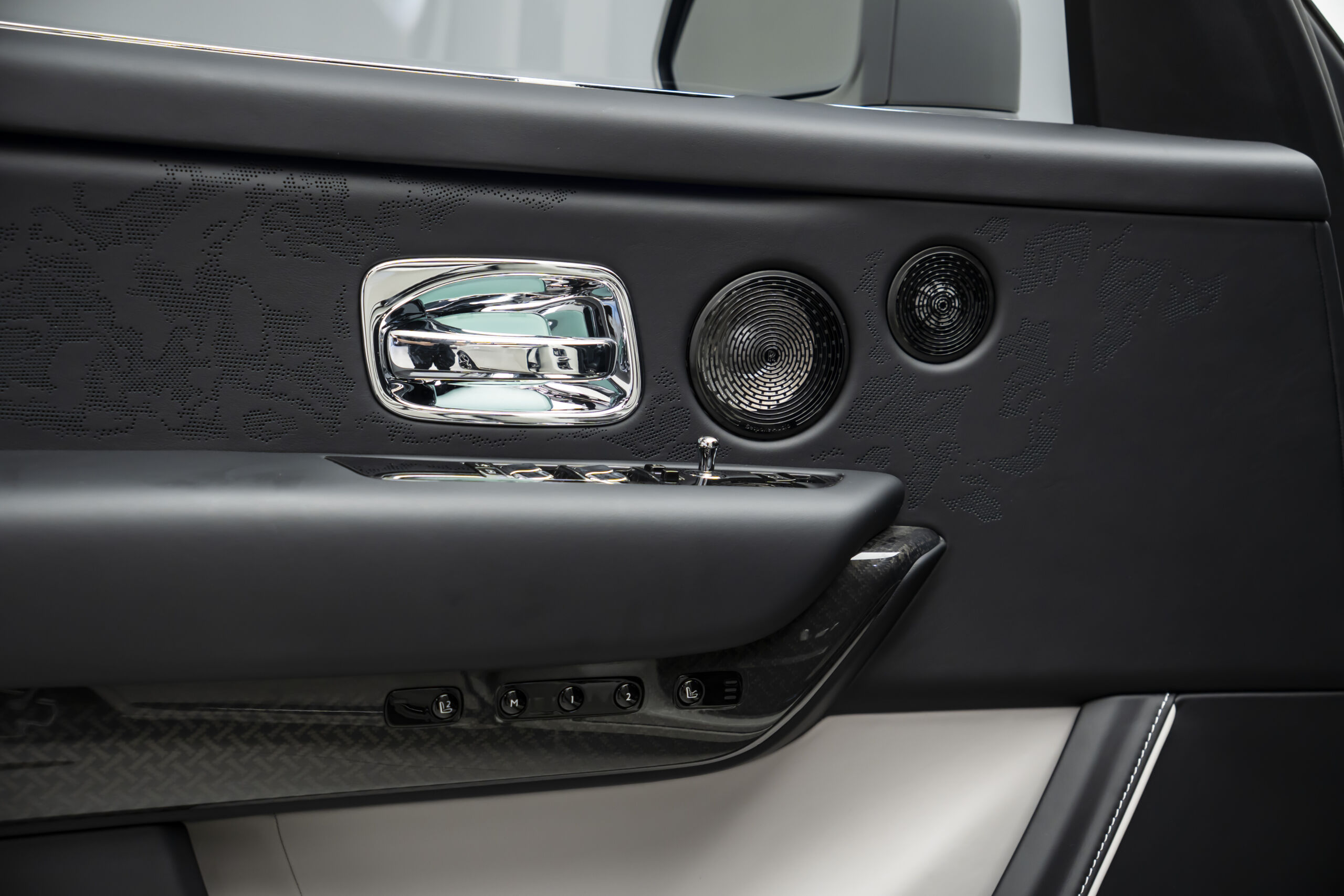 
								2025 Rolls-Royce Cullinan Black Badge full									